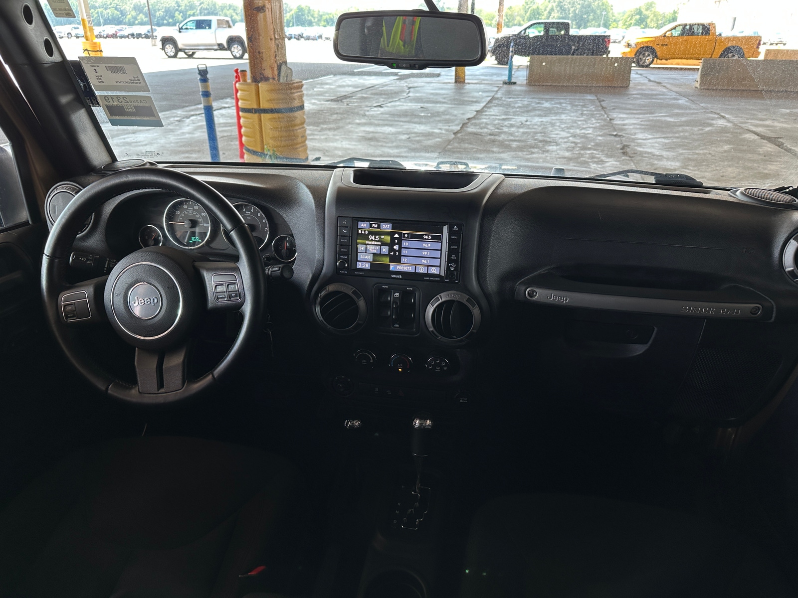 Thumbnail: 2015 Jeep Wrangler - 3