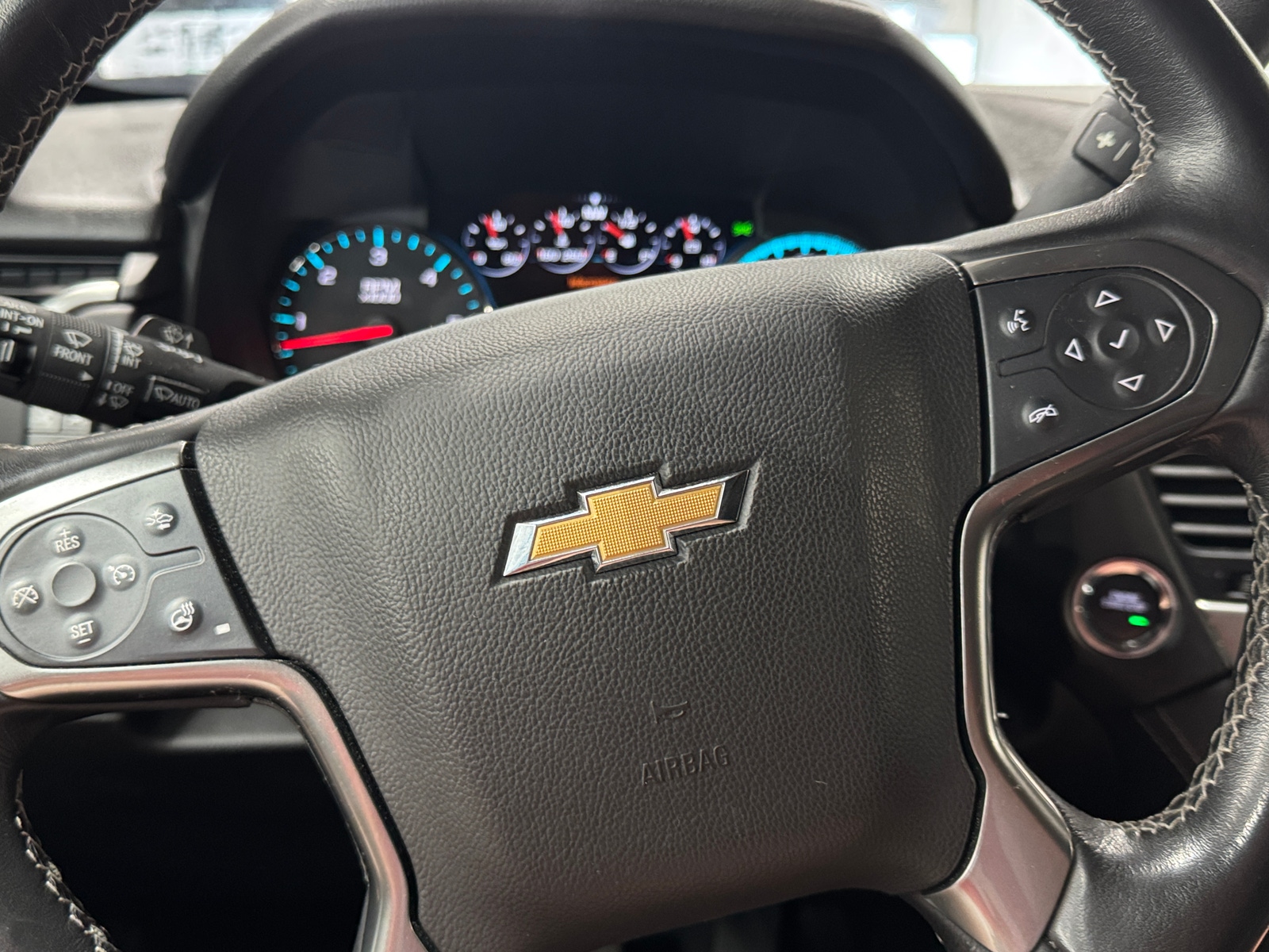 Thumbnail: 2020 Chevrolet Suburban - 4