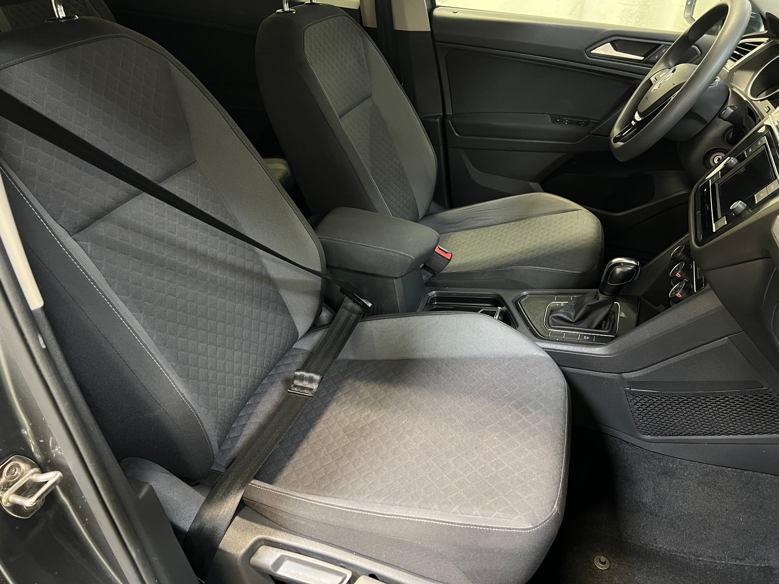 Thumbnail: 2019 Volkswagen Tiguan - 2