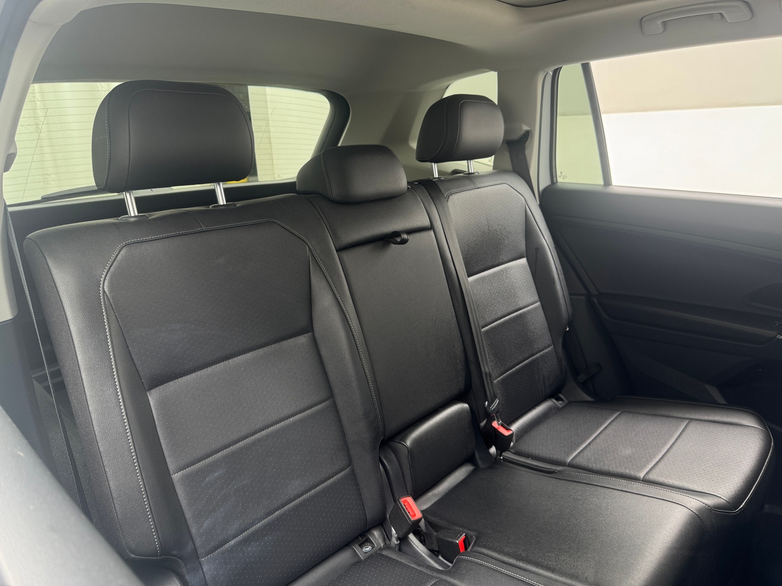 Thumbnail: 2020 Volkswagen Tiguan - 6