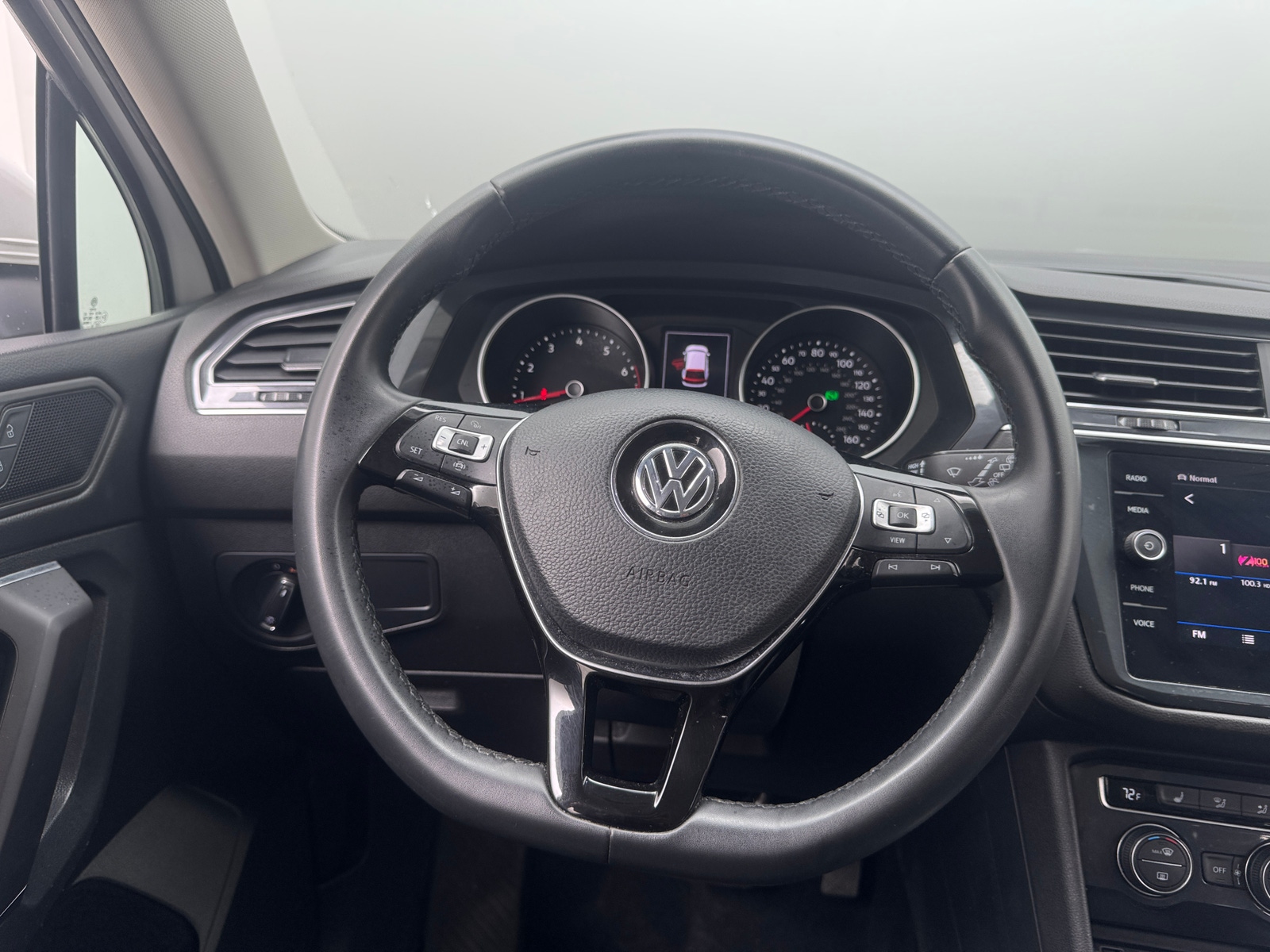 Thumbnail: 2020 Volkswagen Tiguan - 5