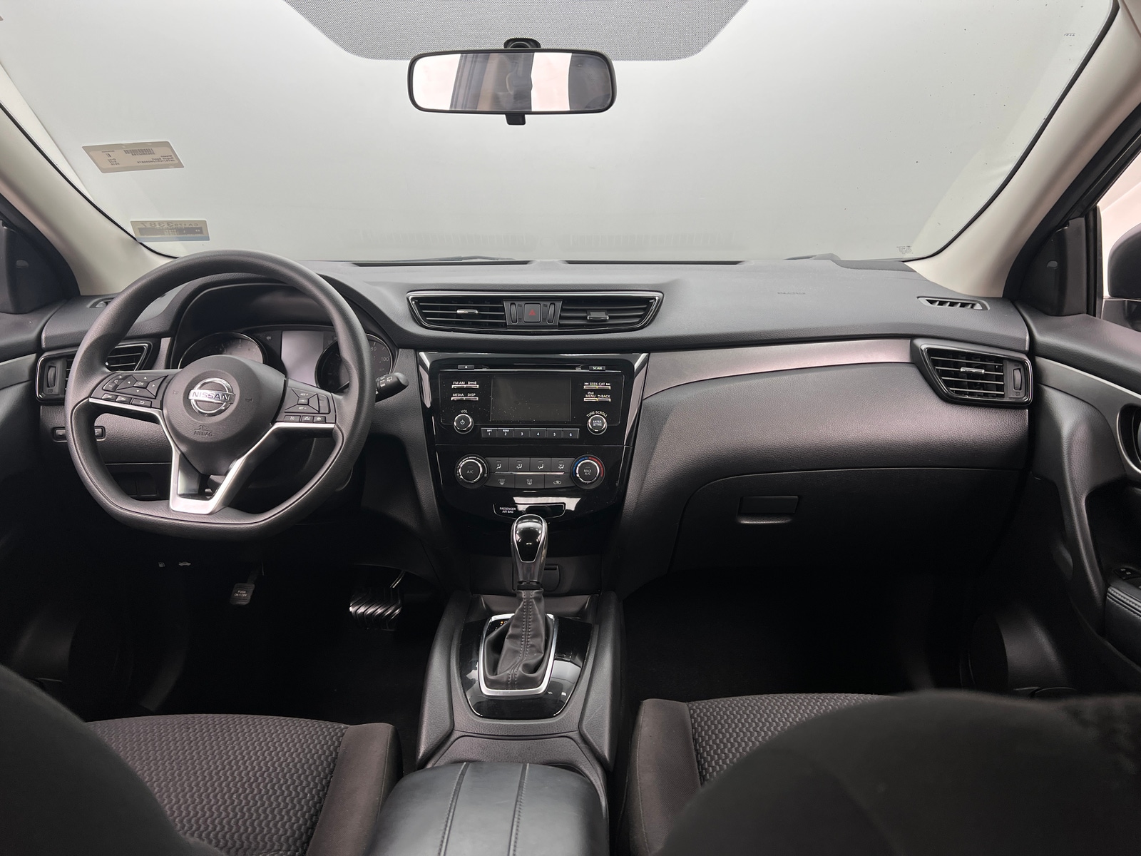 Thumbnail: 2018 Nissan Rogue Sport - 3
