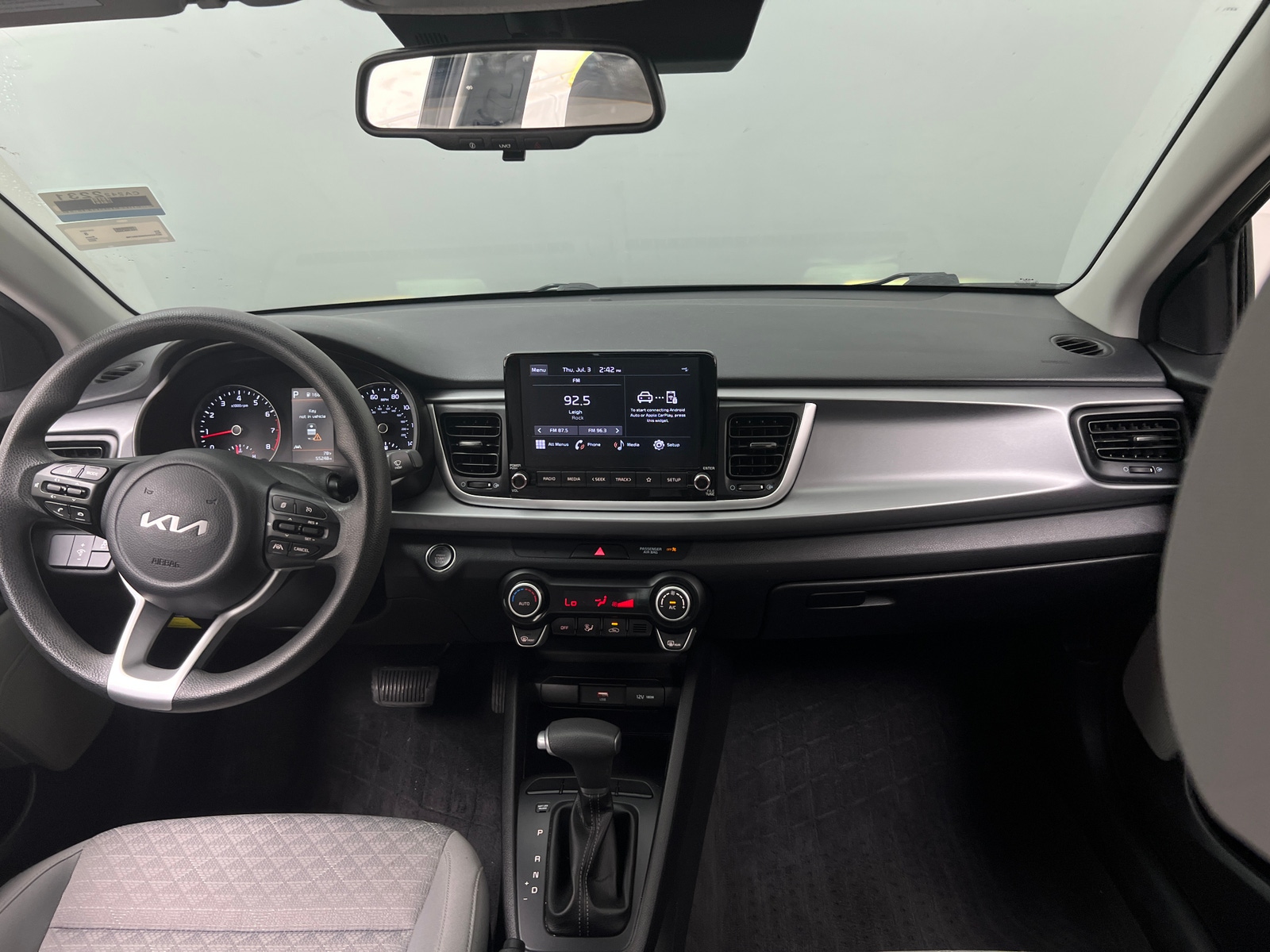 Thumbnail: 2022 Kia Rio - 3