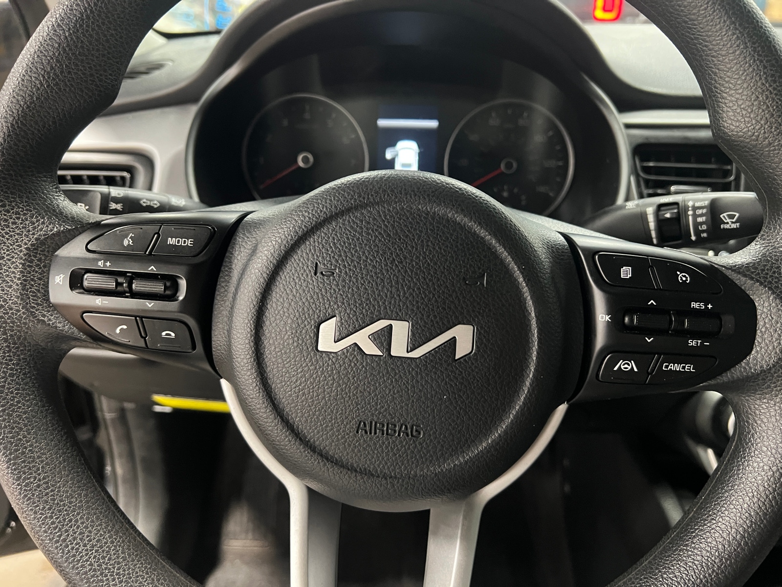Thumbnail: 2022 Kia Rio - 5