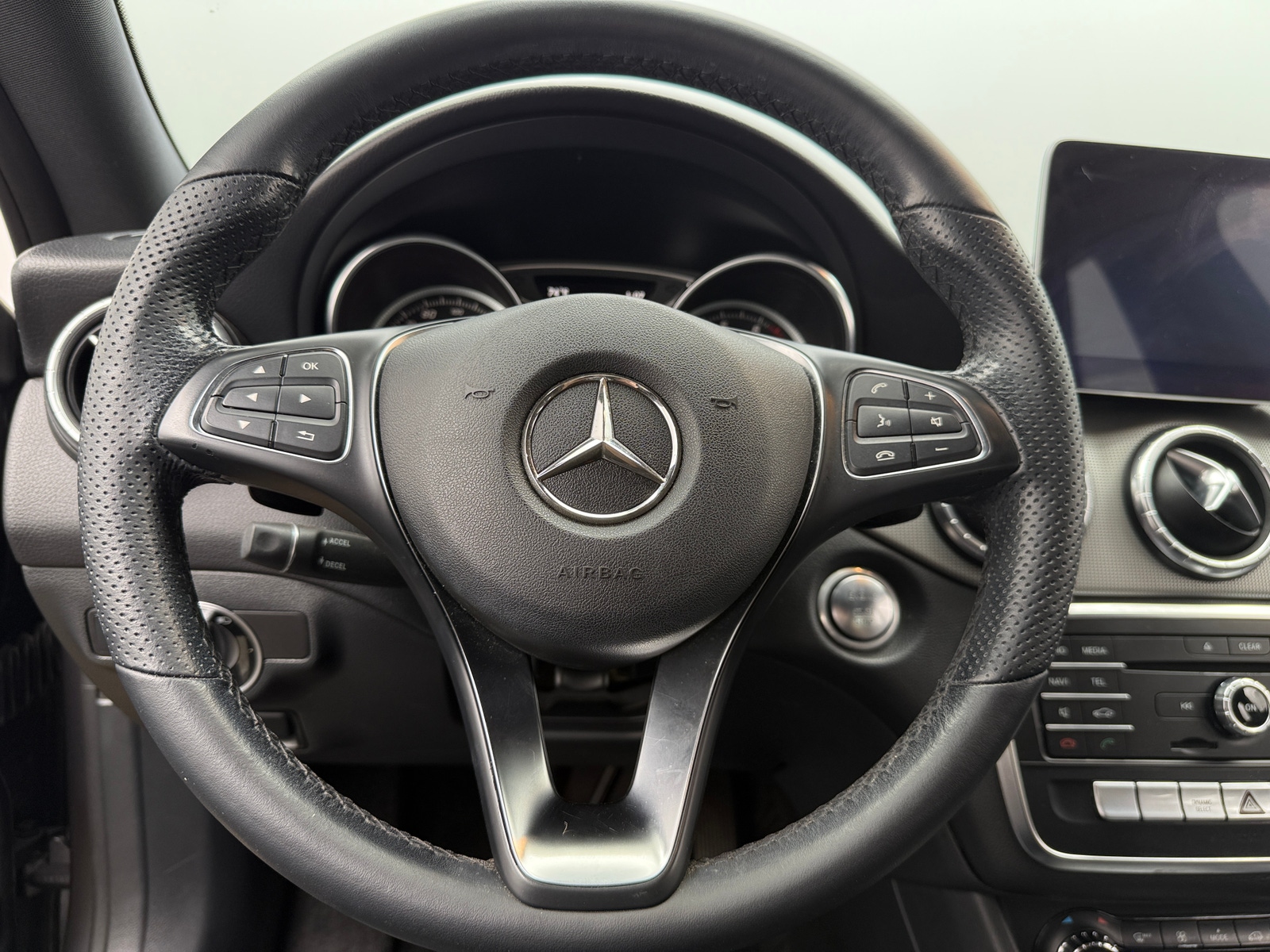 Thumbnail: 2019 Mercedes-Benz CLA - 3