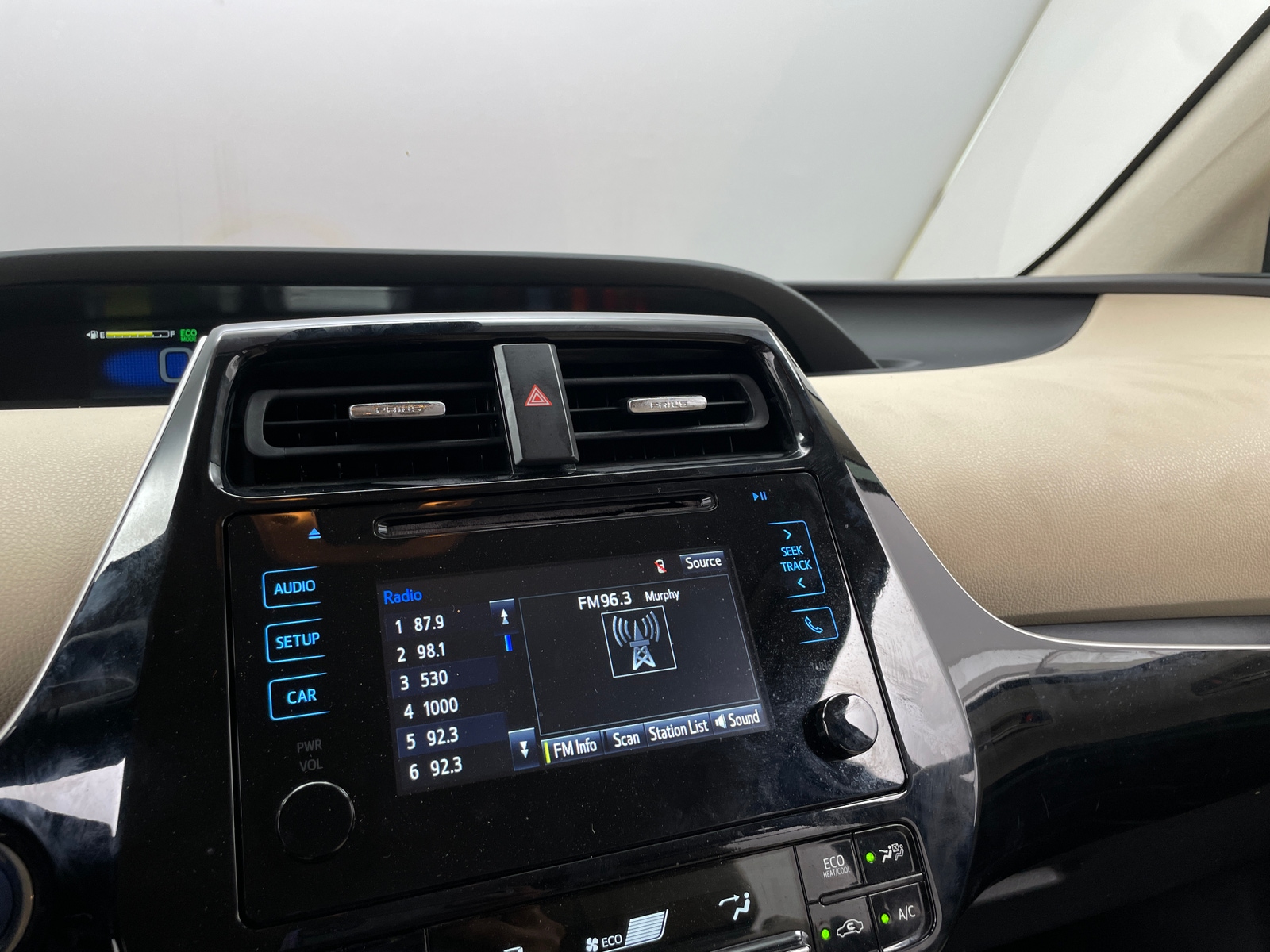 Thumbnail: 2018 Toyota Prius - 4