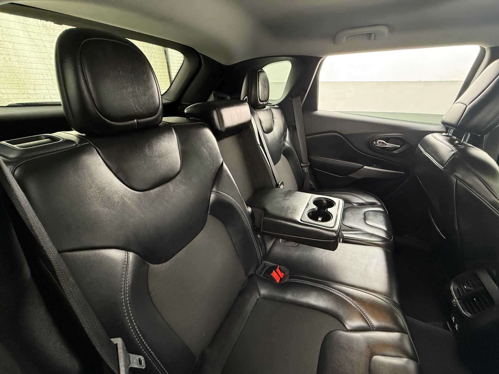 Thumbnail: 2021 Jeep Cherokee - 6