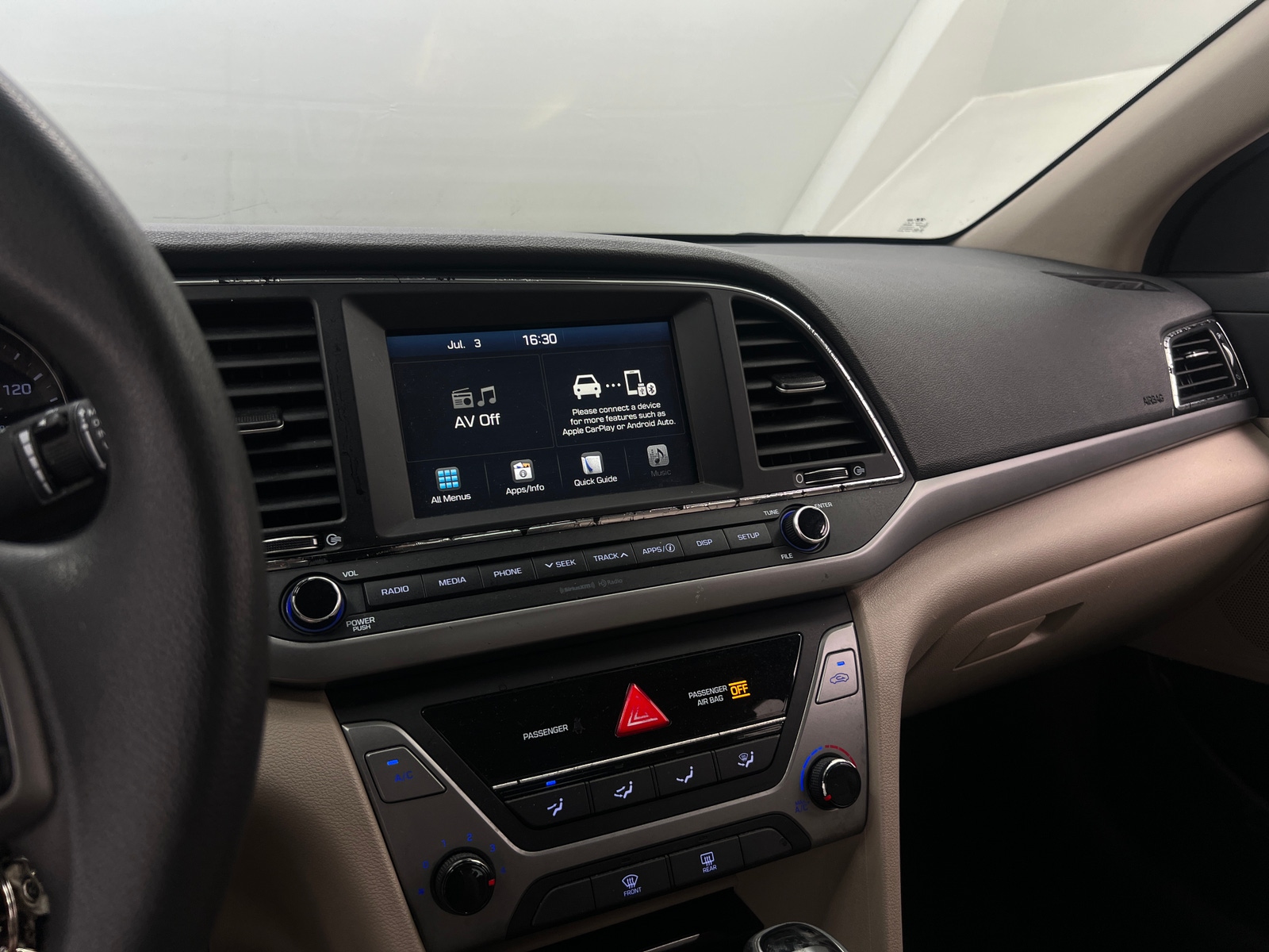 Thumbnail: 2017 Hyundai Elantra - 4
