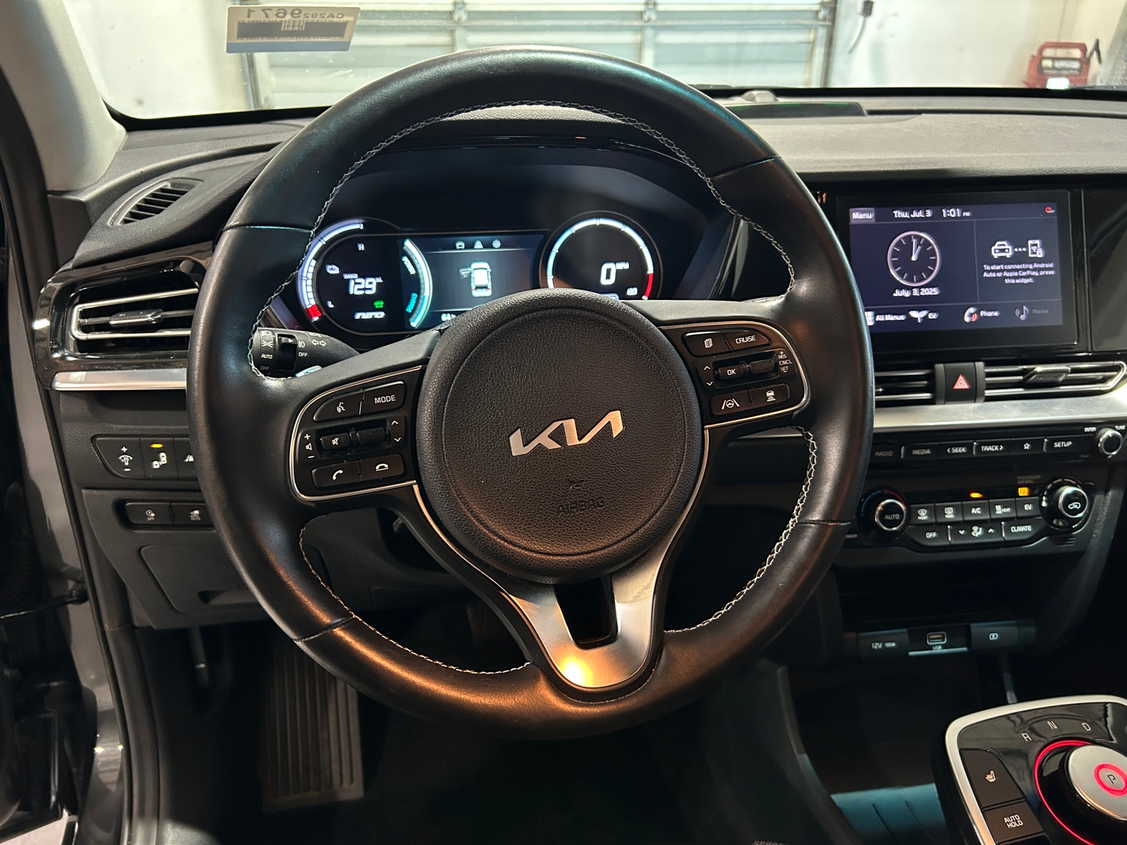 Thumbnail: 2022 Kia Niro - 4