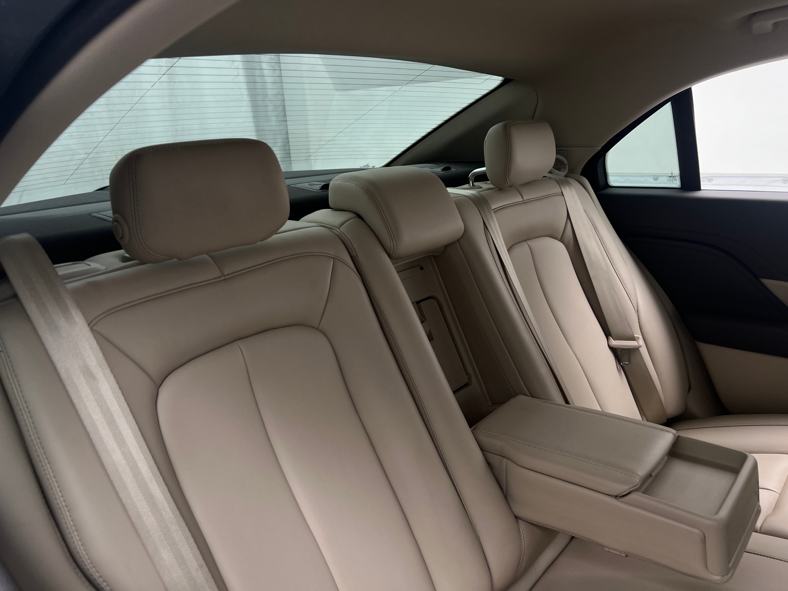 Thumbnail: 2017 Lincoln Continental - 5
