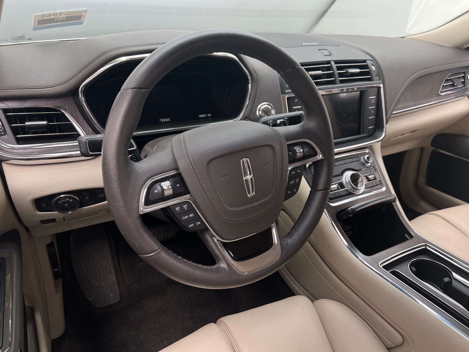 Thumbnail: 2017 Lincoln Continental - 4