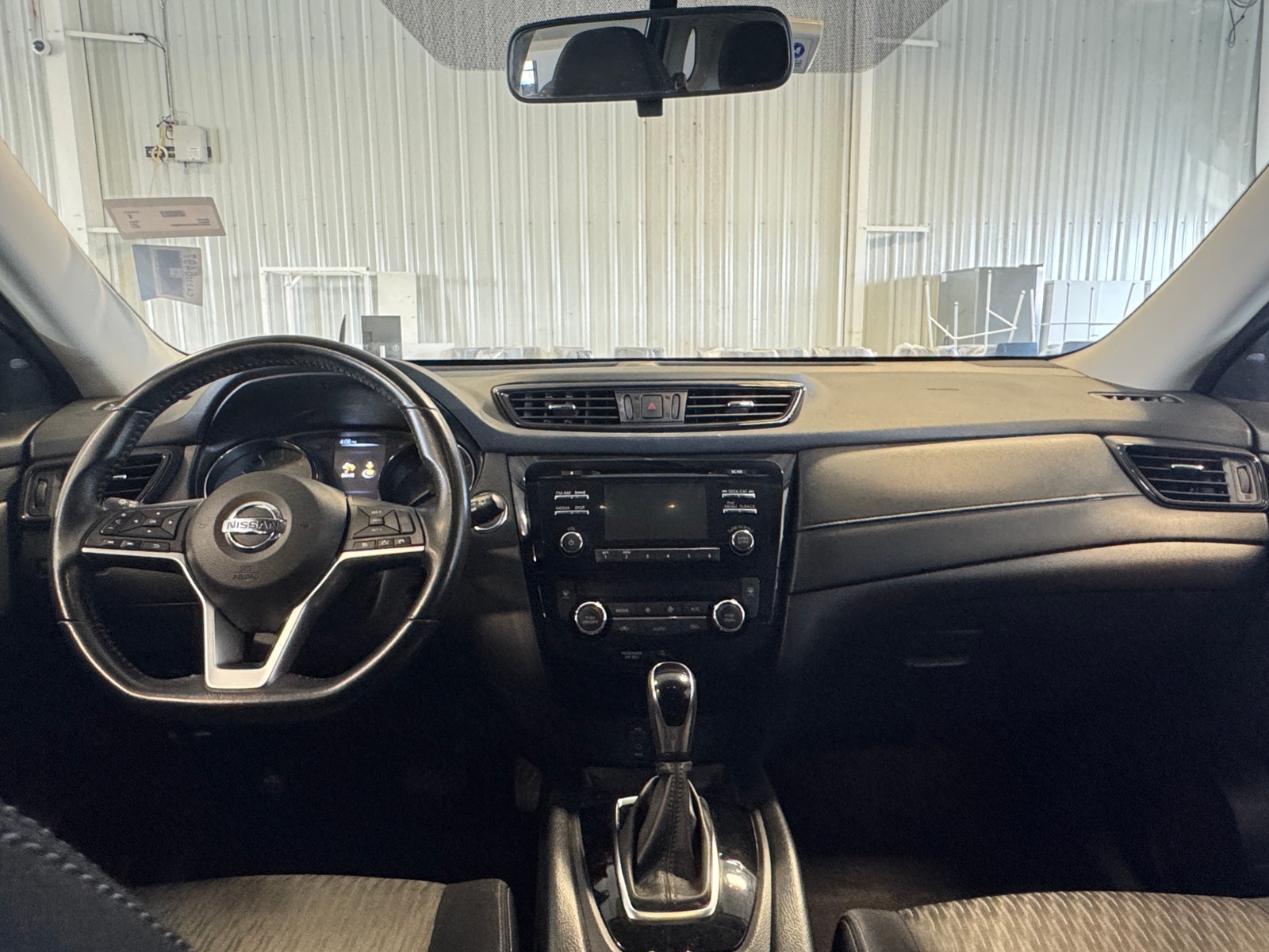 Thumbnail: 2017 Nissan Rogue - 3