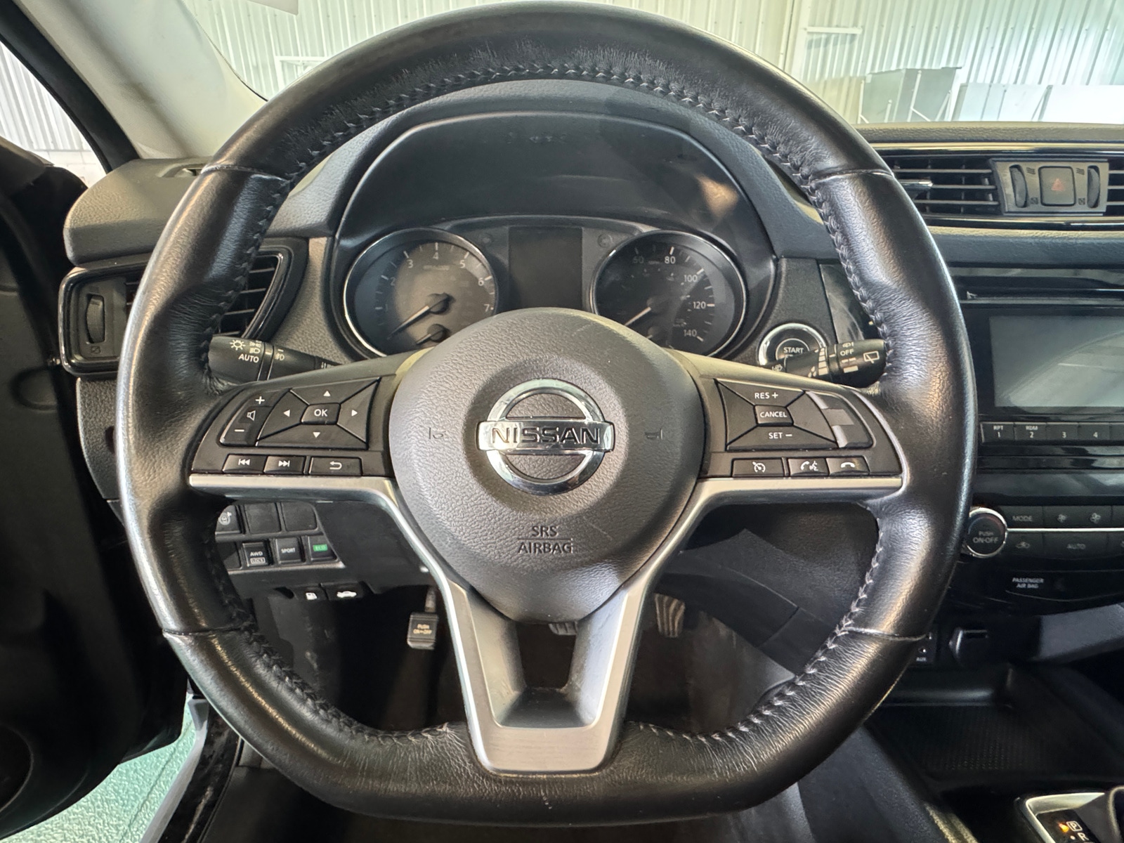 Thumbnail: 2017 Nissan Rogue - 5