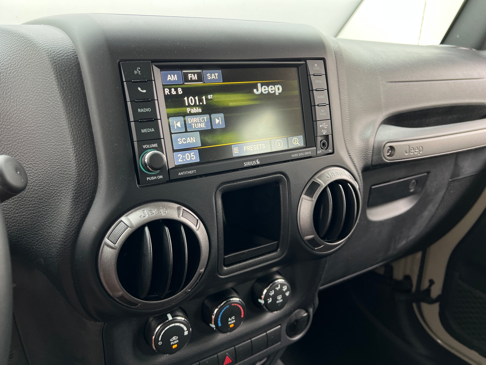 Thumbnail: 2017 Jeep Wrangler - 4