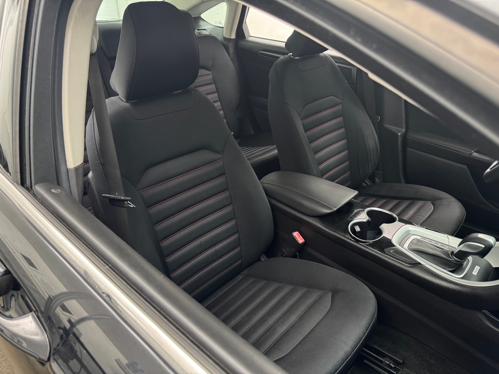 Thumbnail: 2016 Ford Fusion - 2