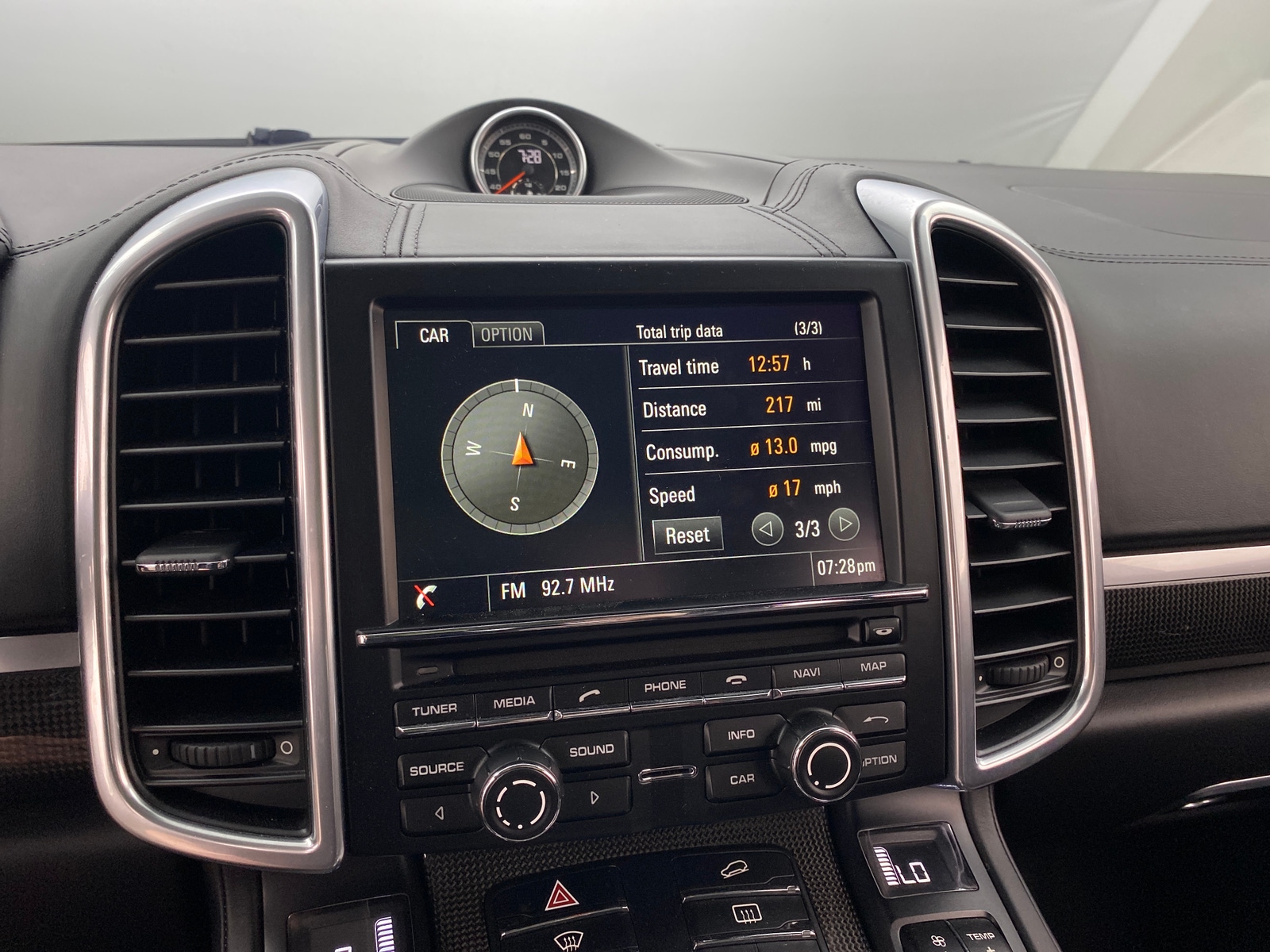 Thumbnail: 2016 Porsche Cayenne - 3