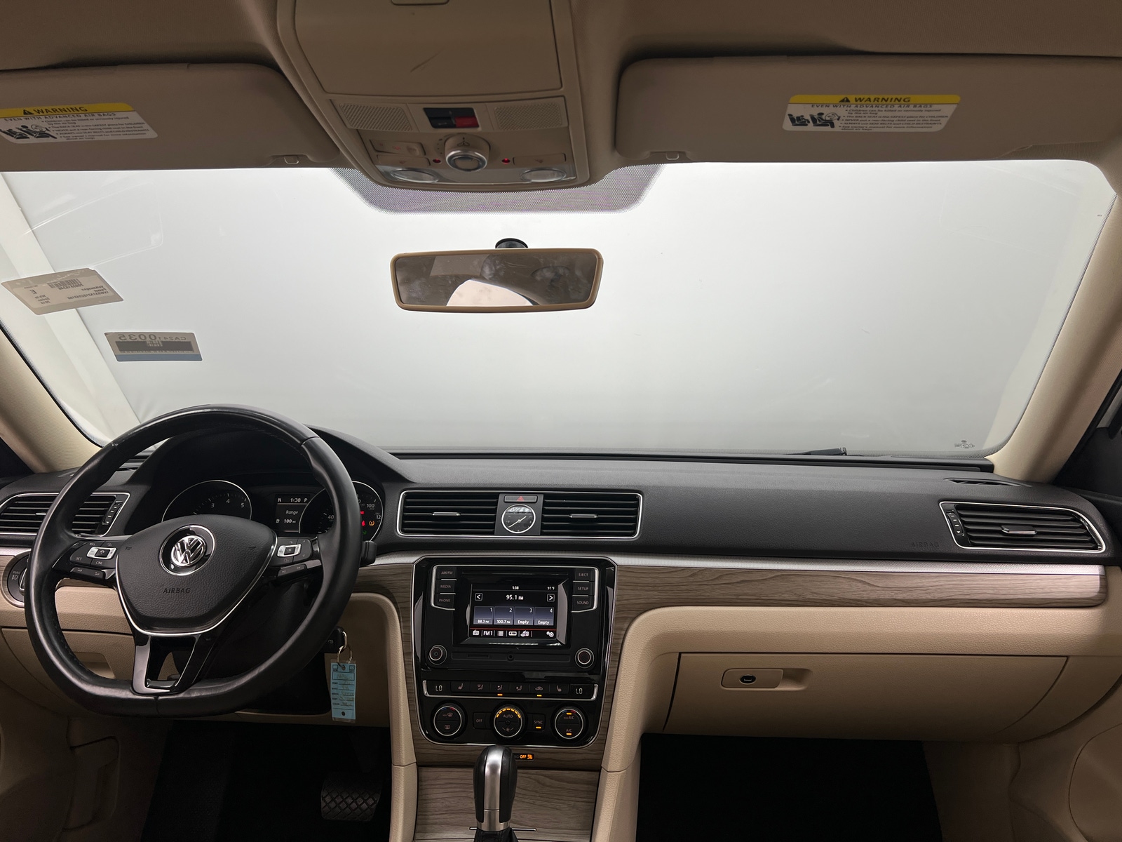 Thumbnail: 2016 Volkswagen Passat - 3