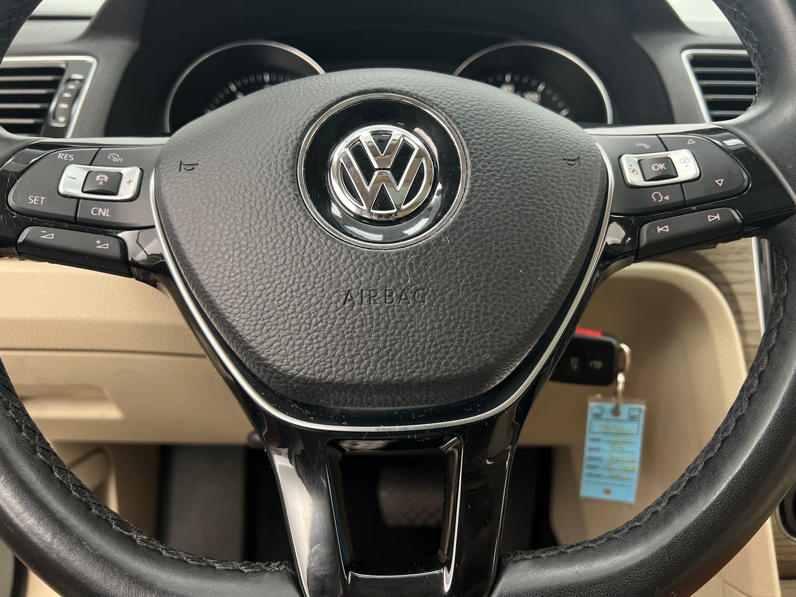 Thumbnail: 2016 Volkswagen Passat - 5