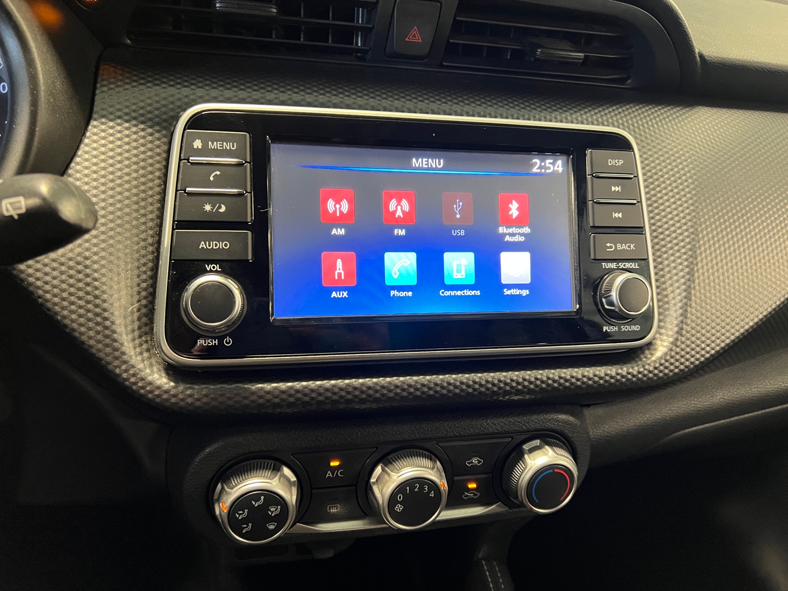 Thumbnail: 2019 Nissan Kicks - 4