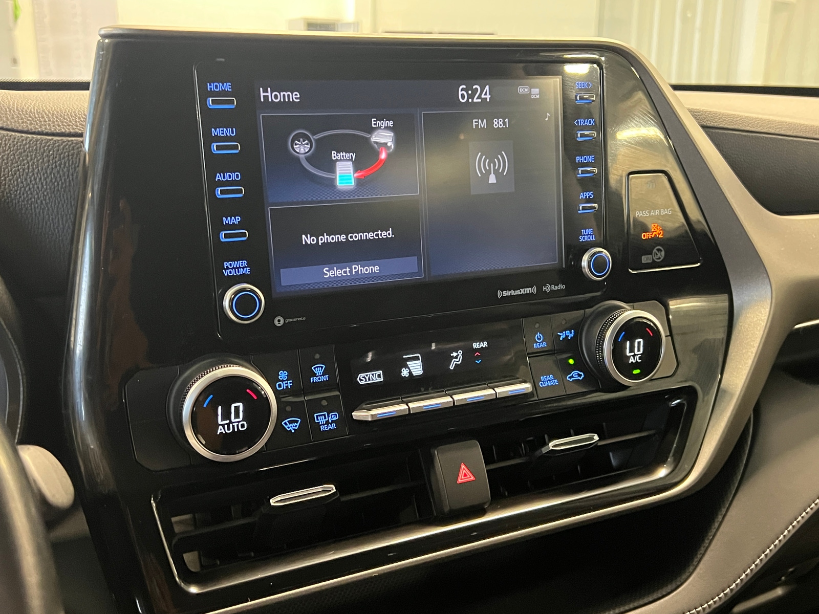 Thumbnail: 2021 Toyota Highlander - 4