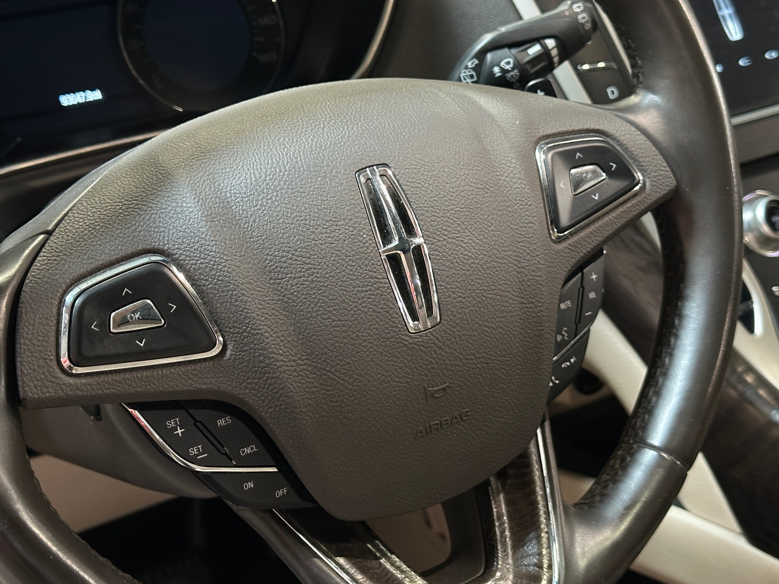 Thumbnail: 2016 Lincoln MKX - 4
