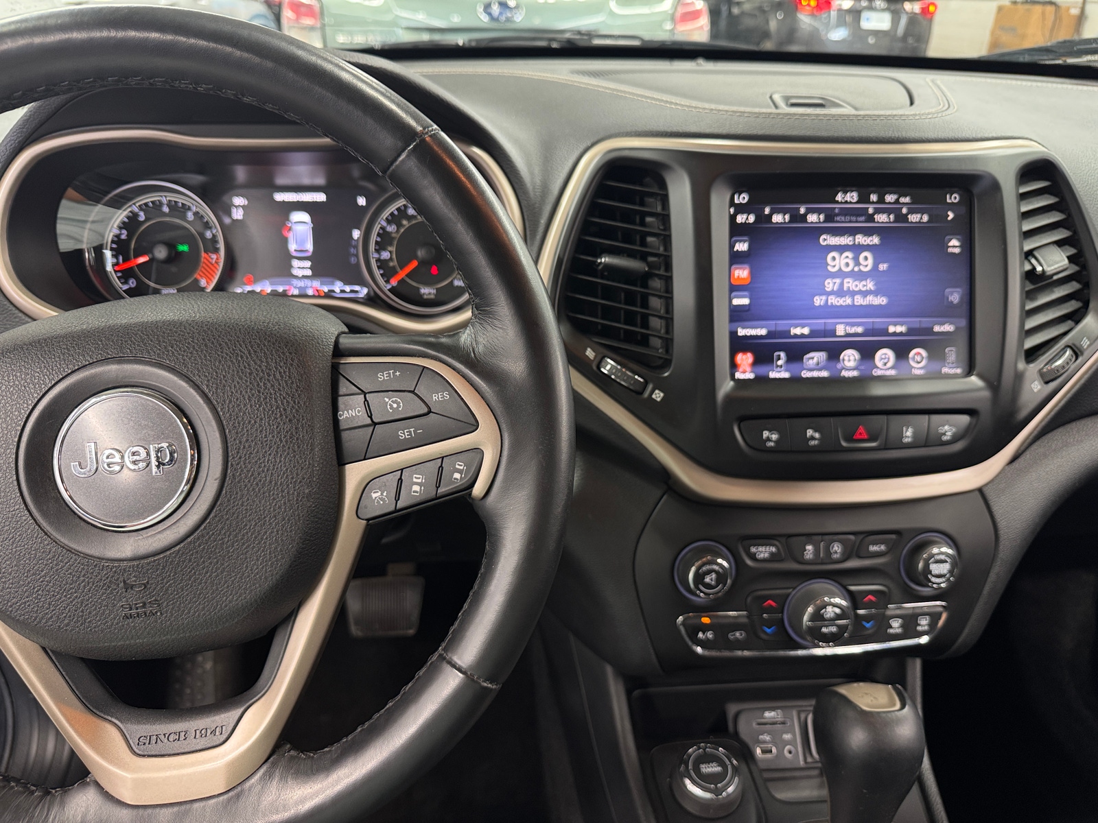 Thumbnail: 2015 Jeep Cherokee - 2