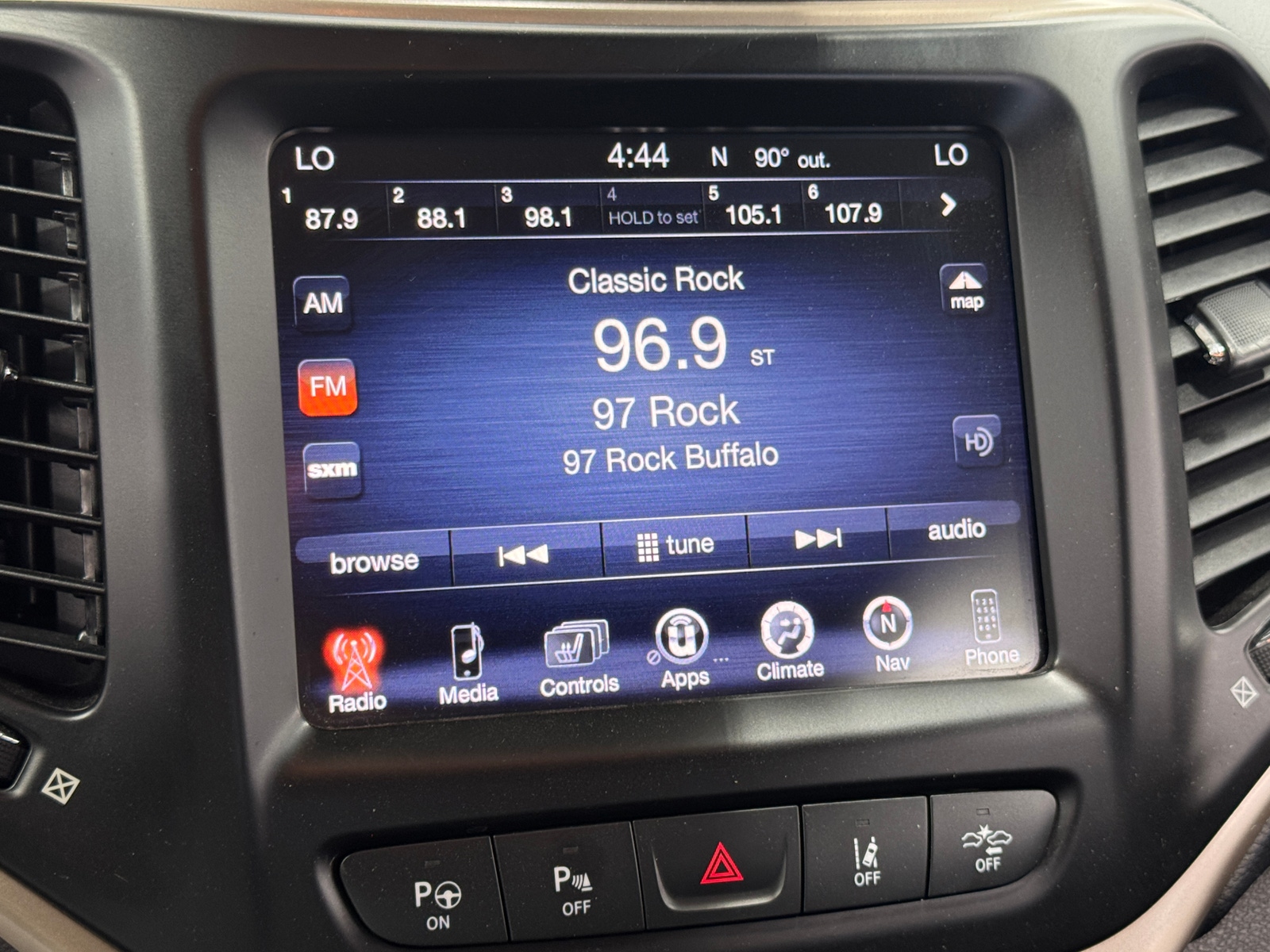 Thumbnail: 2015 Jeep Cherokee - 3