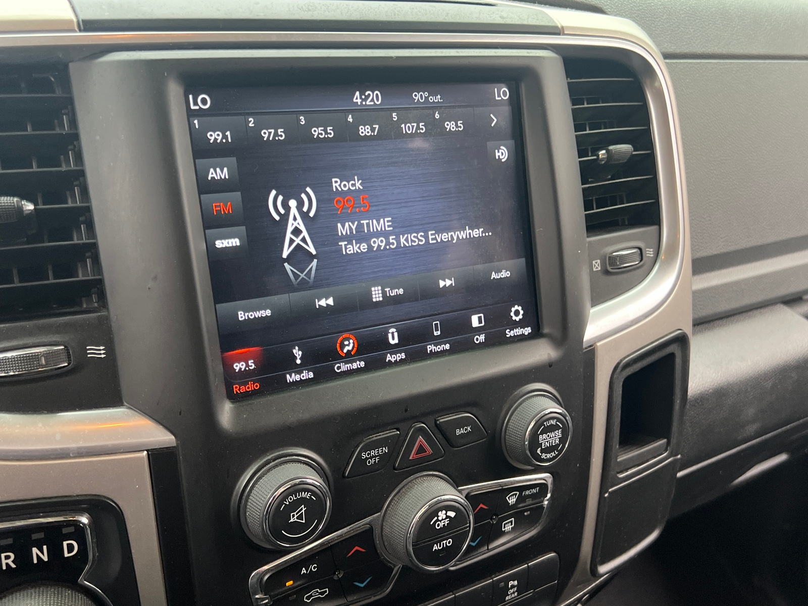 Thumbnail: 2019 RAM 1500 Classic - 4