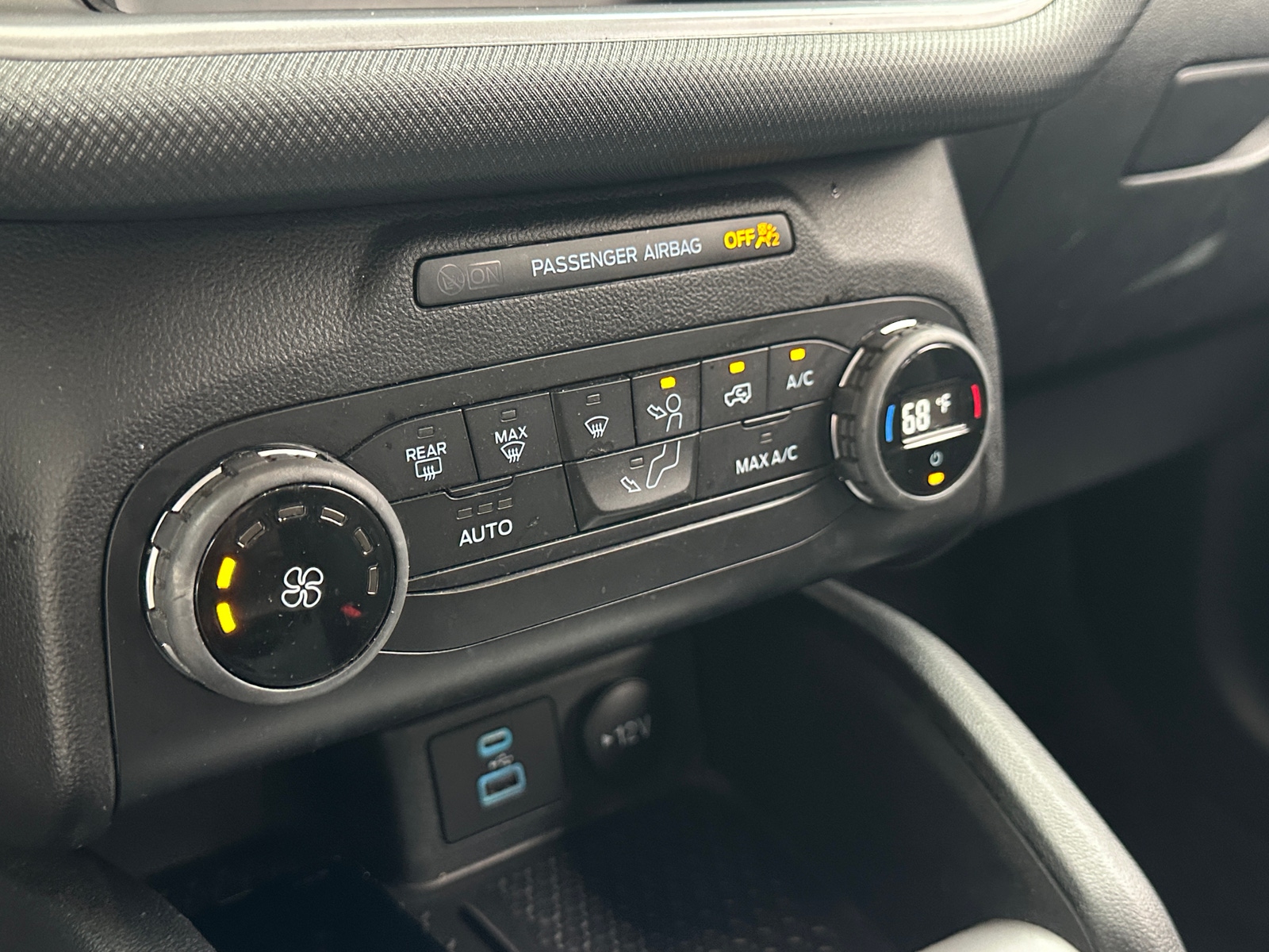 Thumbnail: 2021 Ford Bronco Sport - 4