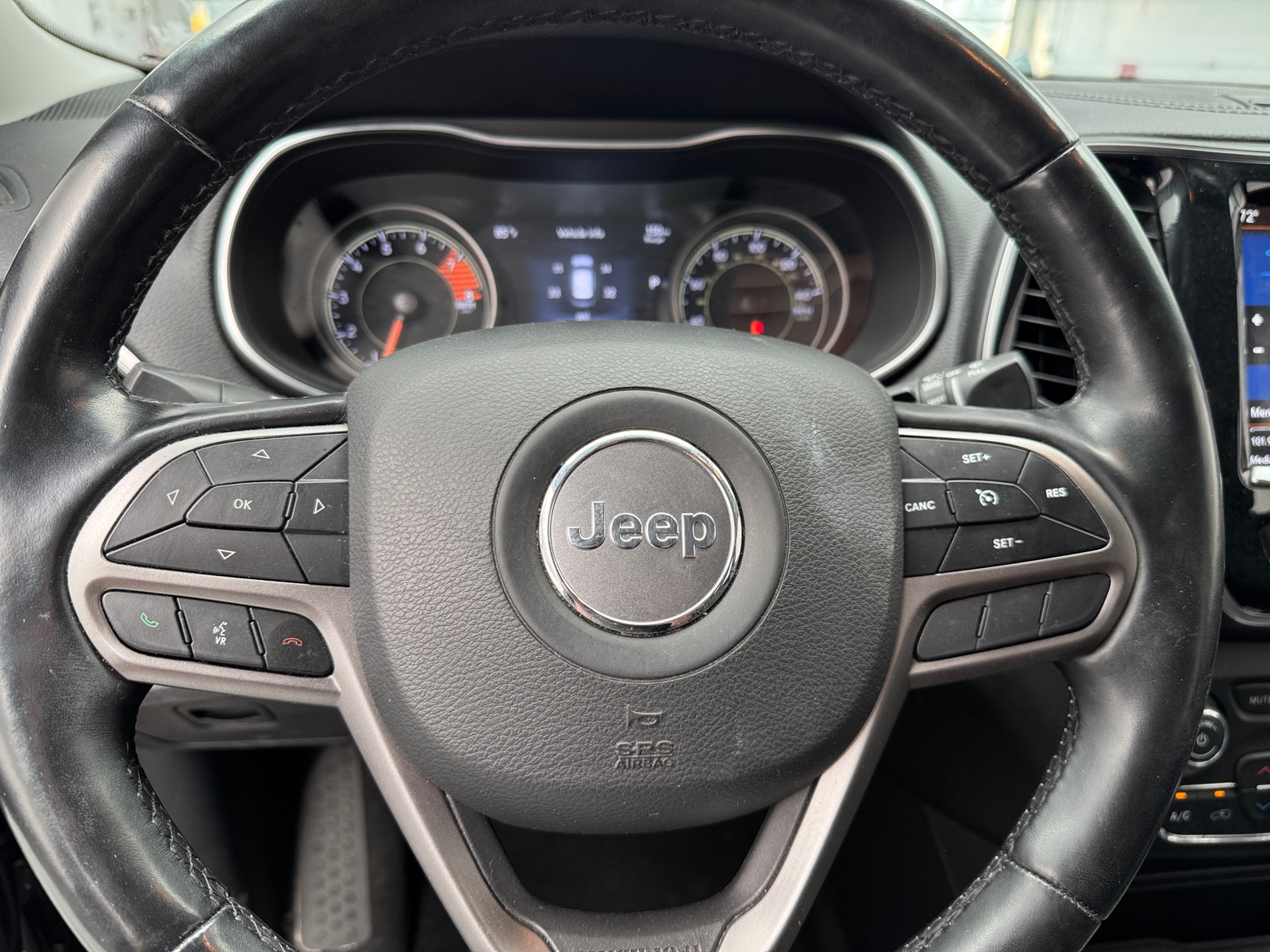Thumbnail: 2020 Jeep Cherokee - 4