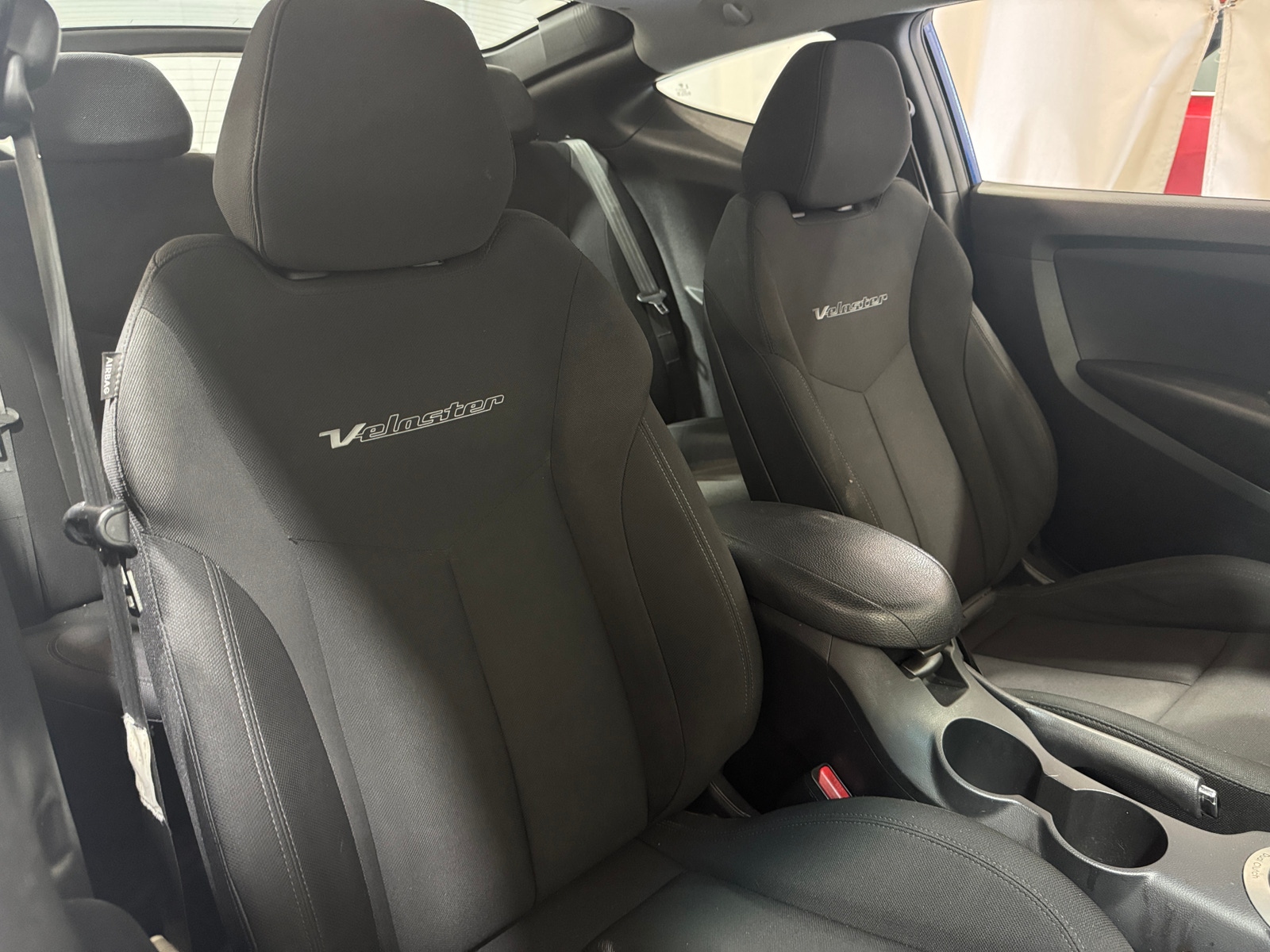 Thumbnail: 2017 Hyundai Veloster - 2