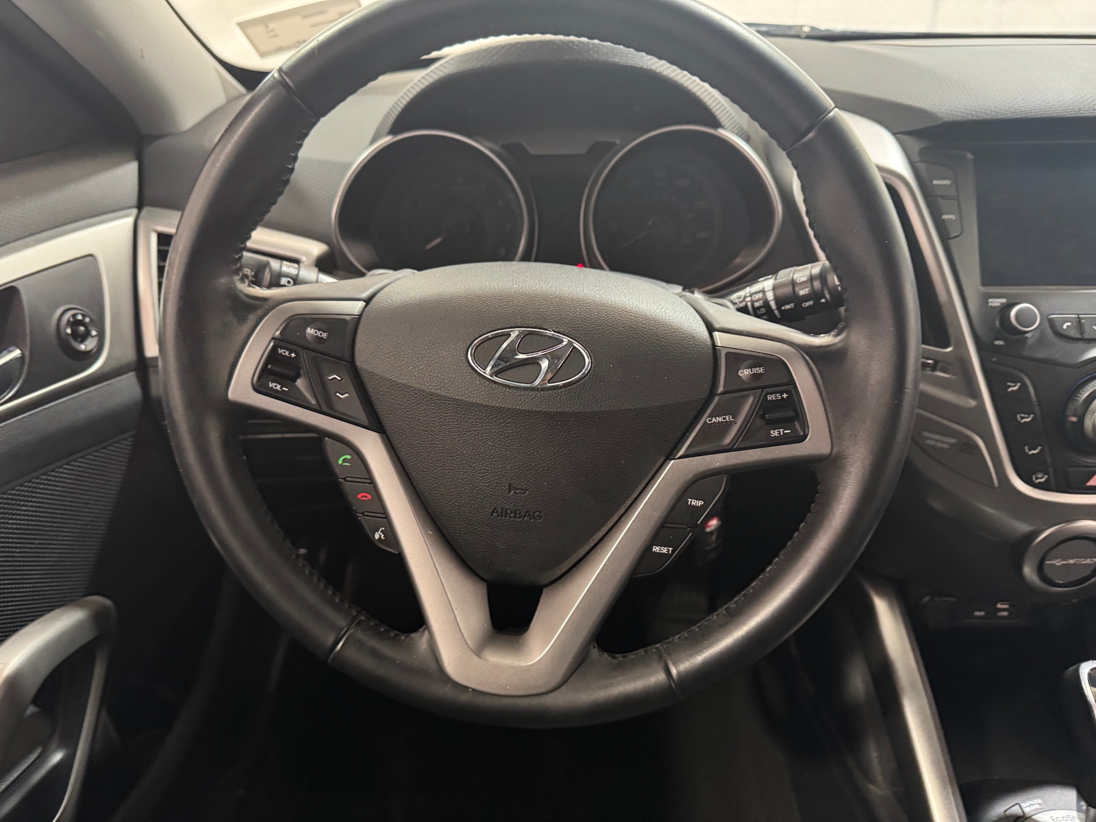 Thumbnail: 2017 Hyundai Veloster - 4