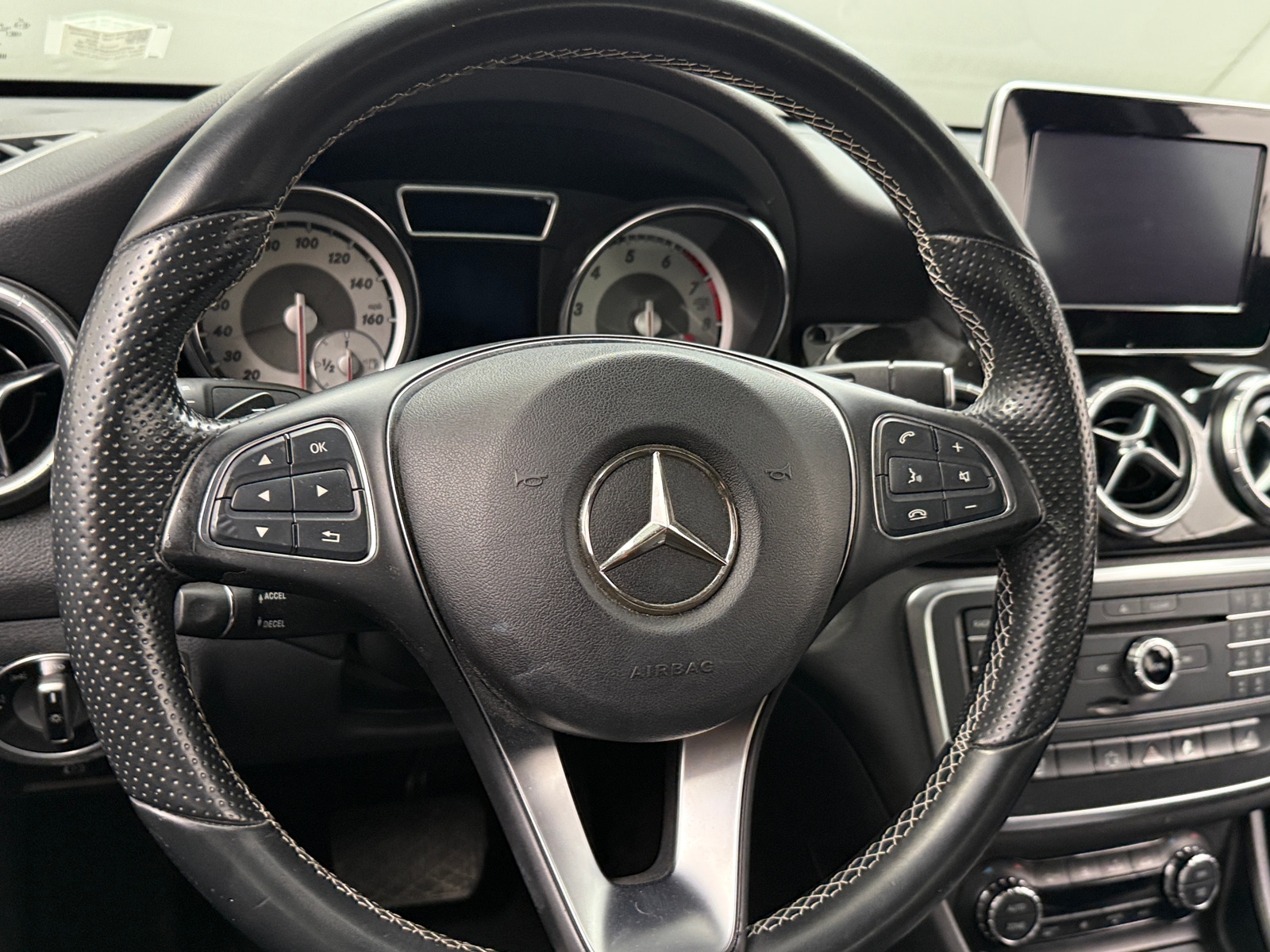 Thumbnail: 2015 Mercedes-Benz CLA - 5