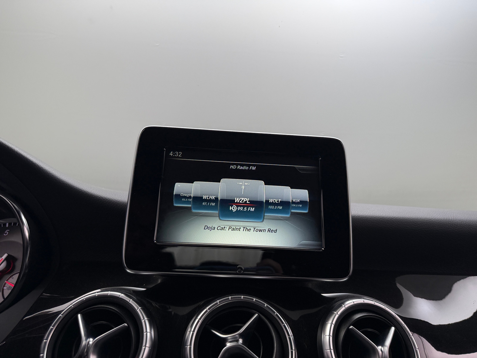 Thumbnail: 2015 Mercedes-Benz CLA - 4