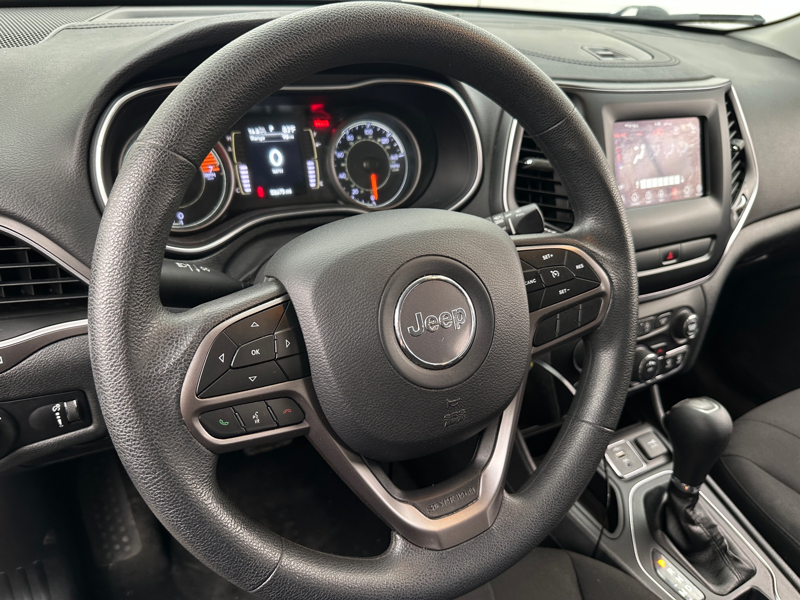 Thumbnail: 2019 Jeep Cherokee - 5