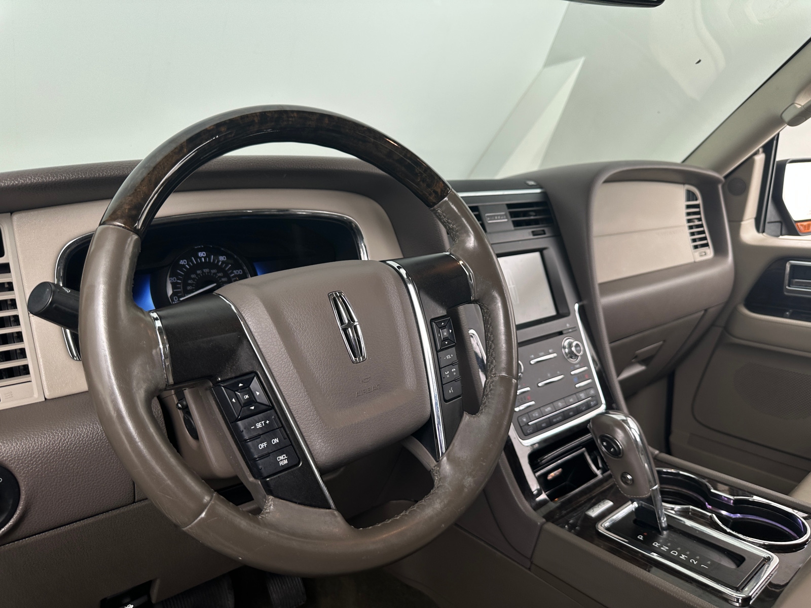 Thumbnail: 2017 Lincoln Navigator - 4
