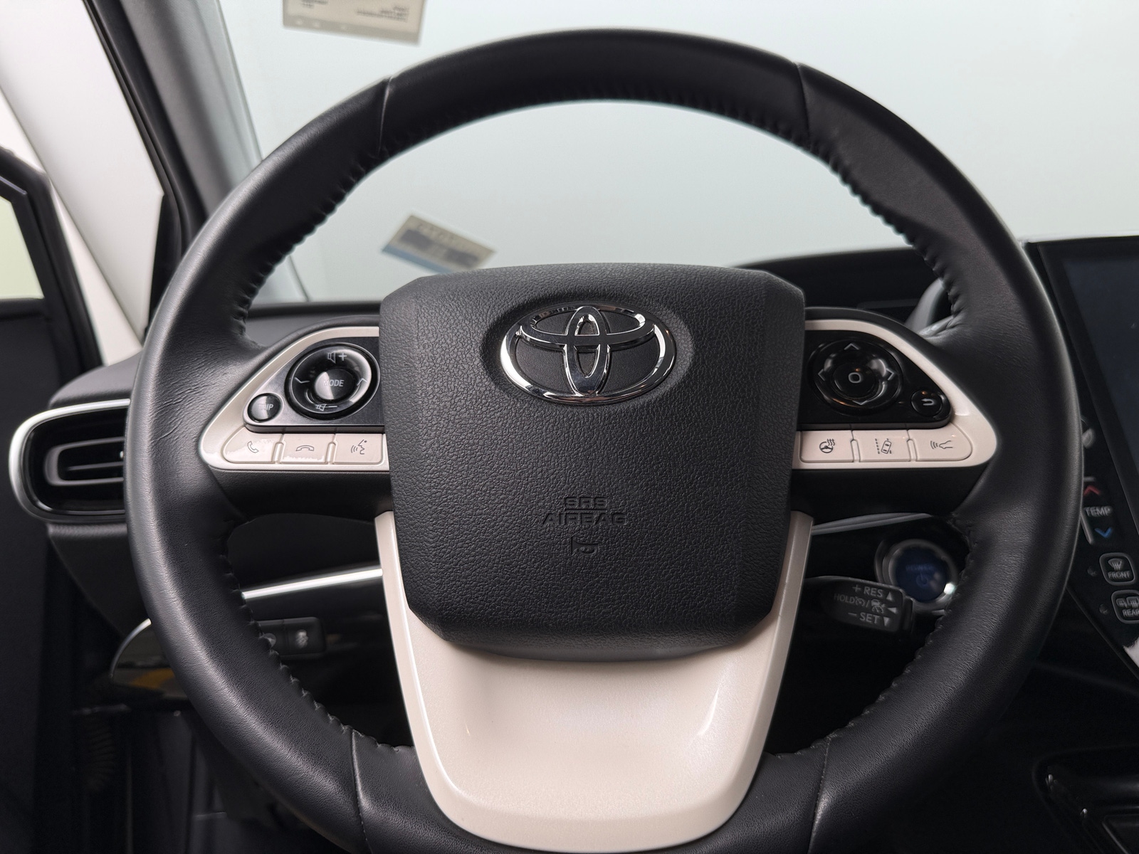 Thumbnail: 2017 Toyota Prius Prime - 5