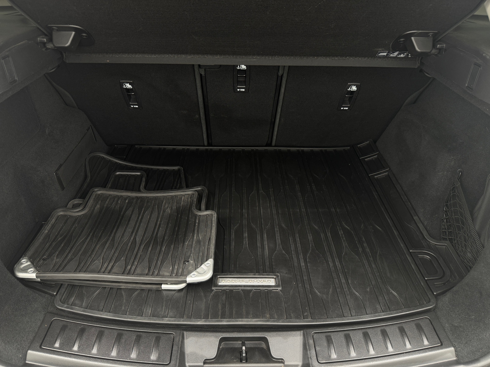 Thumbnail: 2020 Land Rover Range Rover Evoque - 6
