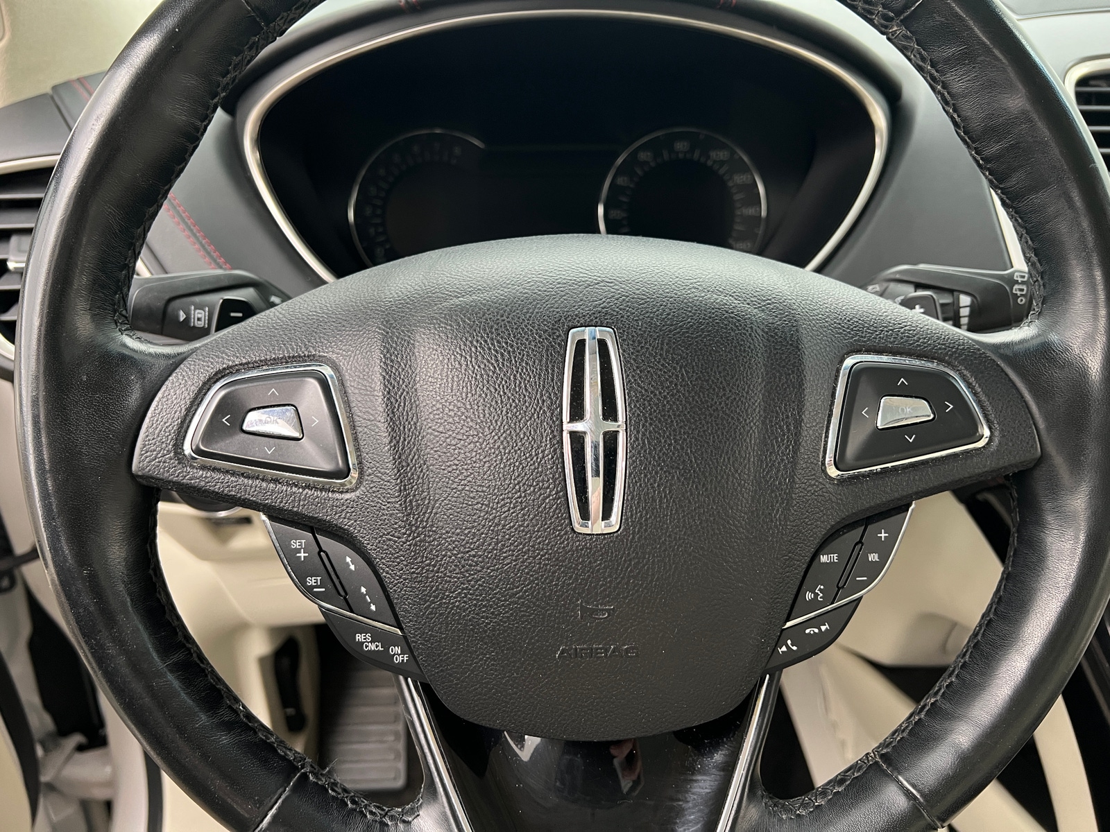 Thumbnail: 2018 Lincoln MKX - 4