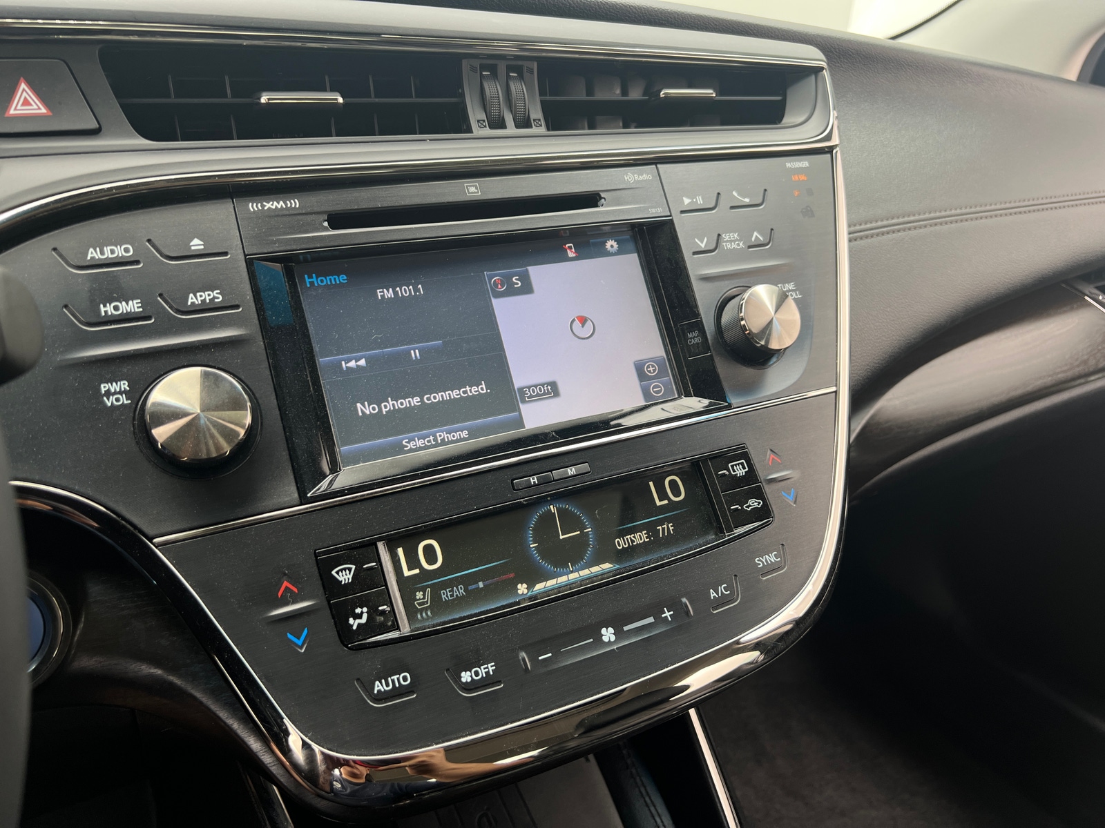 Thumbnail: 2016 Toyota Avalon - 3