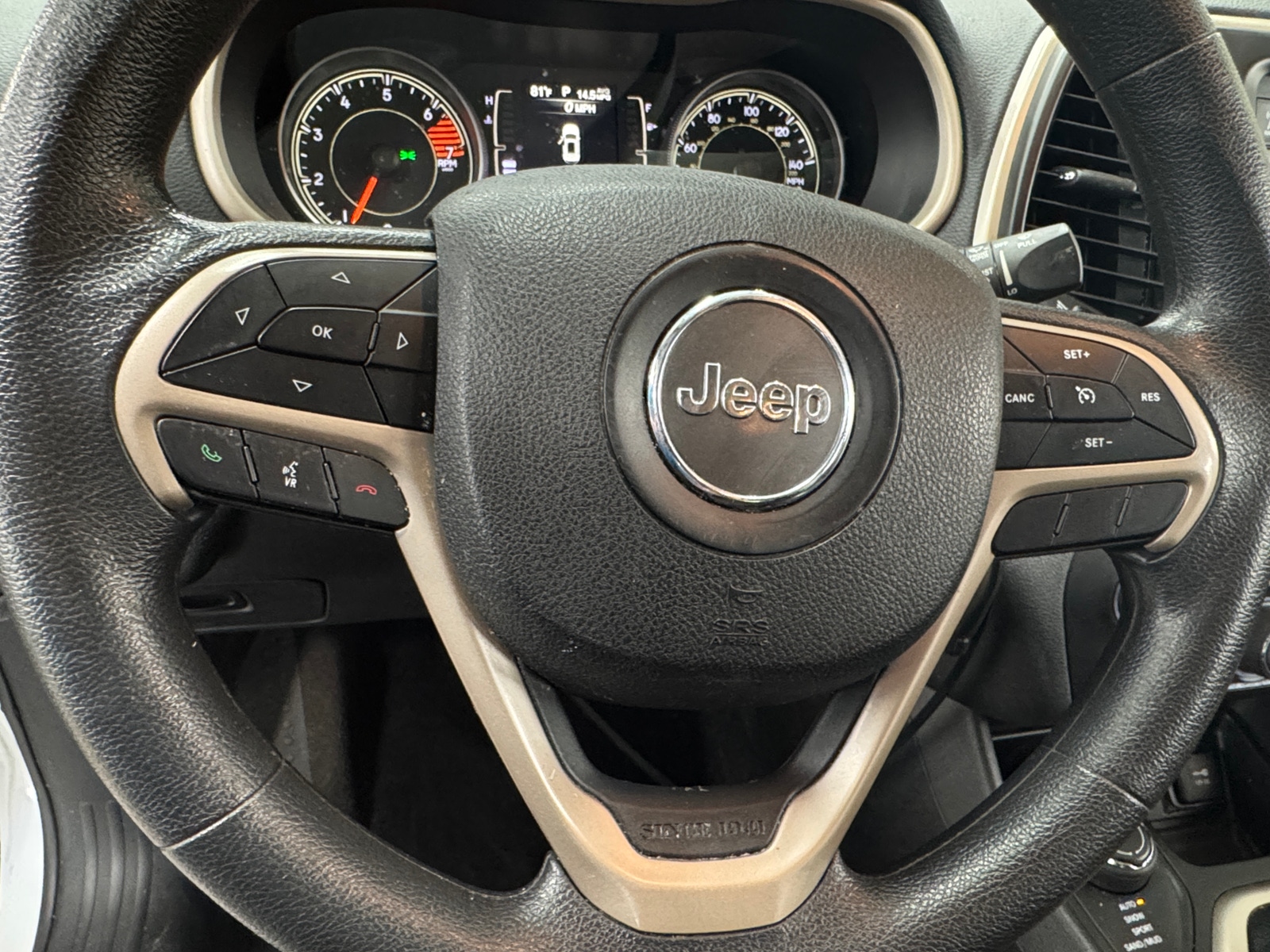 Thumbnail: 2018 Jeep Cherokee - 5