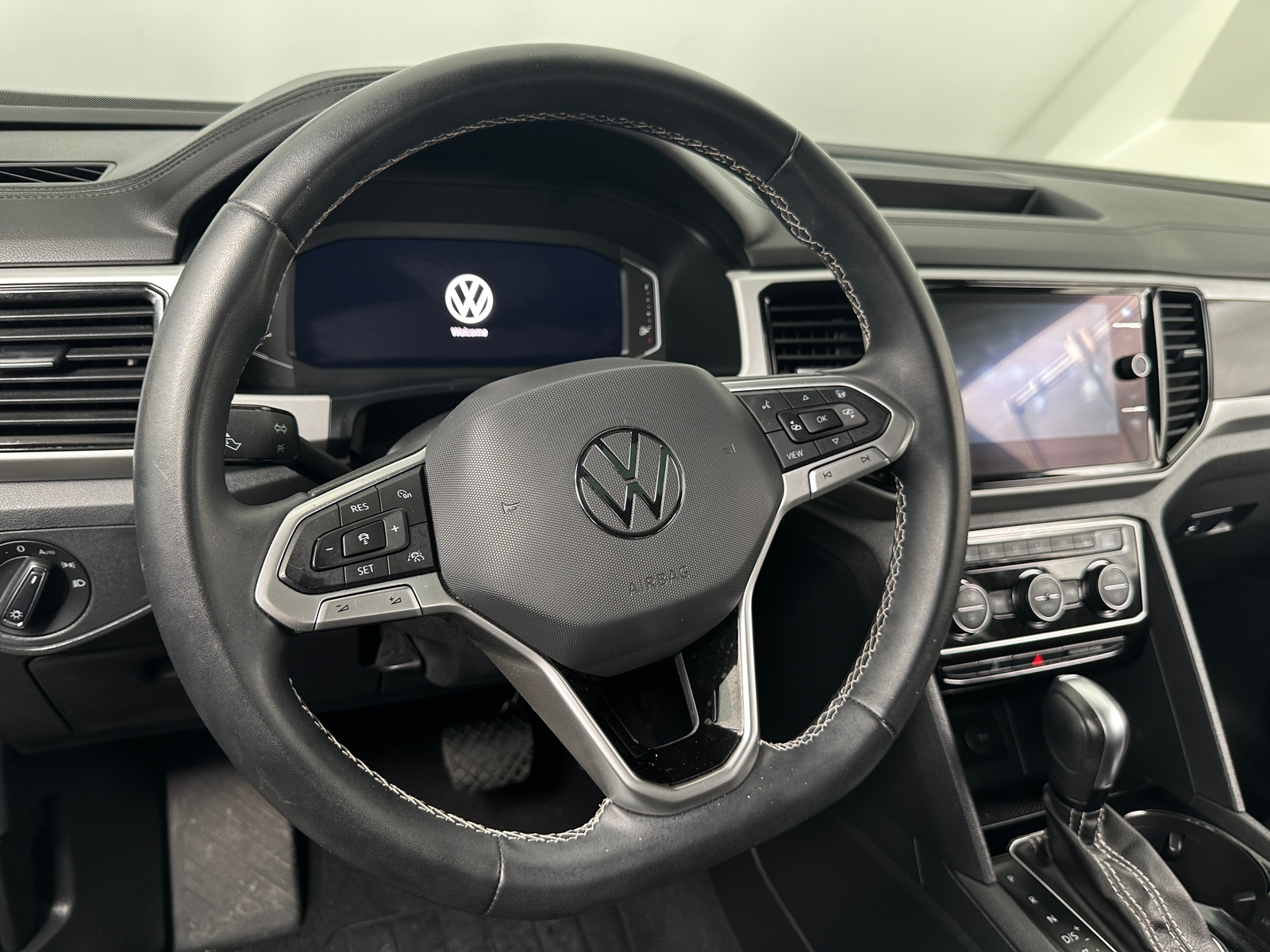 Thumbnail: 2021 Volkswagen Atlas - 4