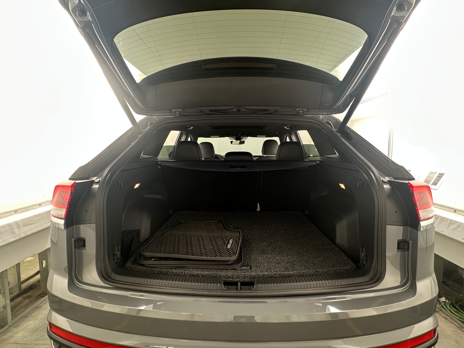 Thumbnail: 2021 Volkswagen Atlas - 6
