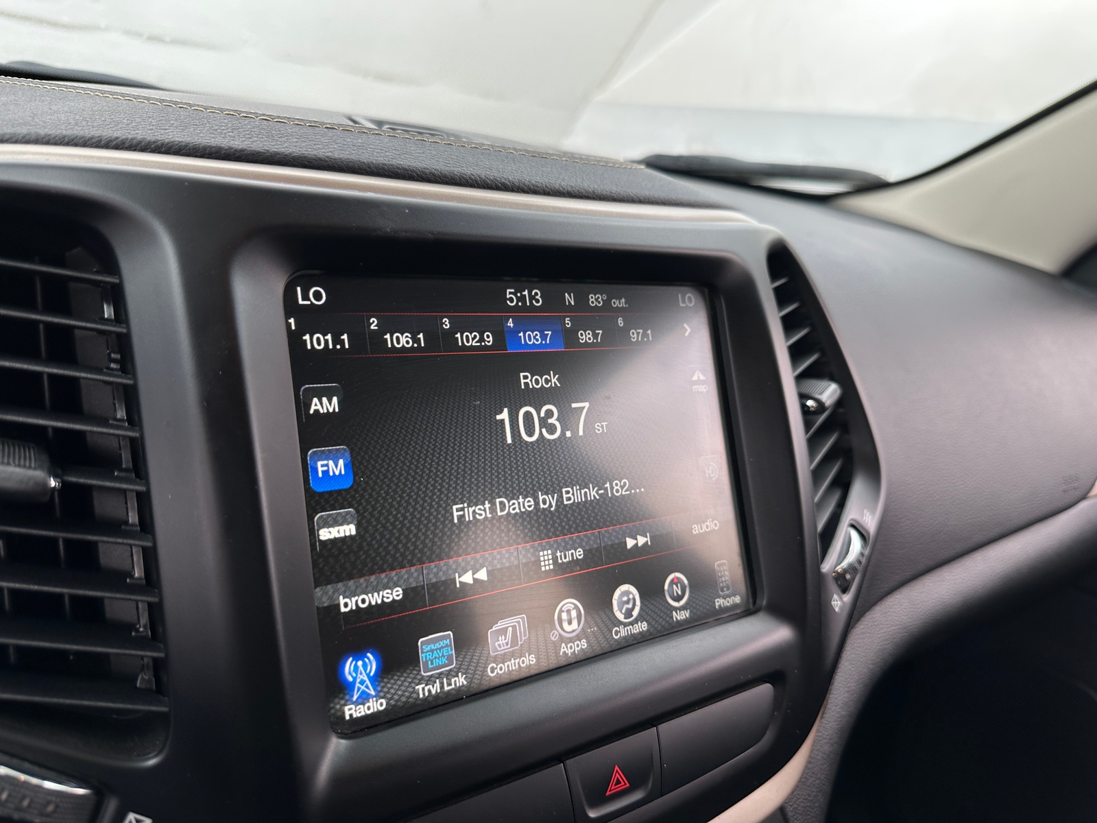 Thumbnail: 2017 Jeep Cherokee - 3