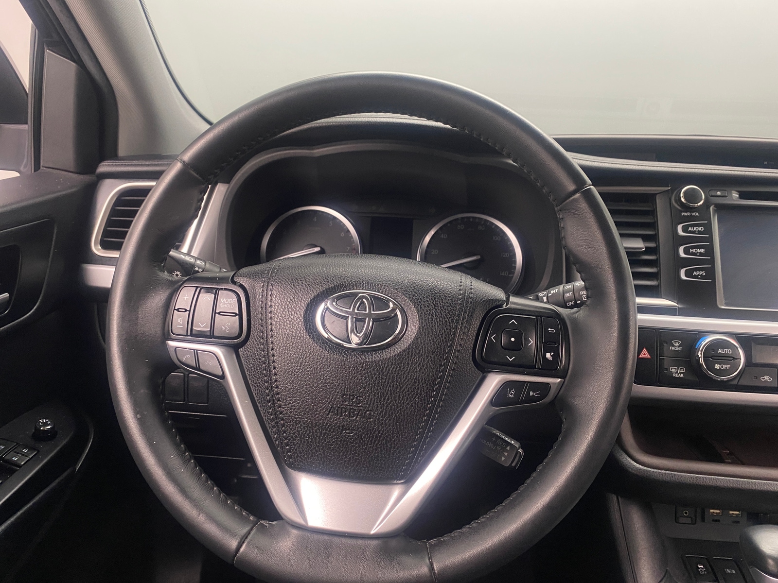 Thumbnail: 2019 Toyota Highlander - 4