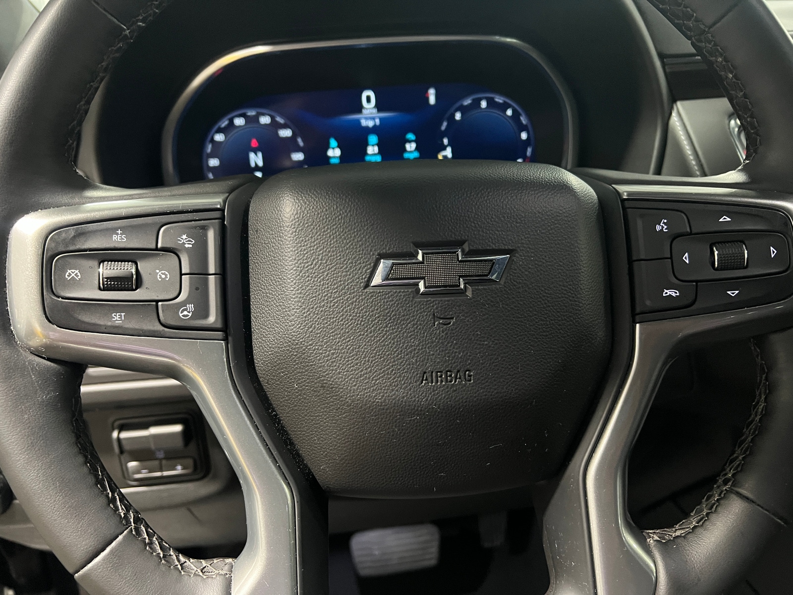 Thumbnail: 2023 Chevrolet Tahoe - 4