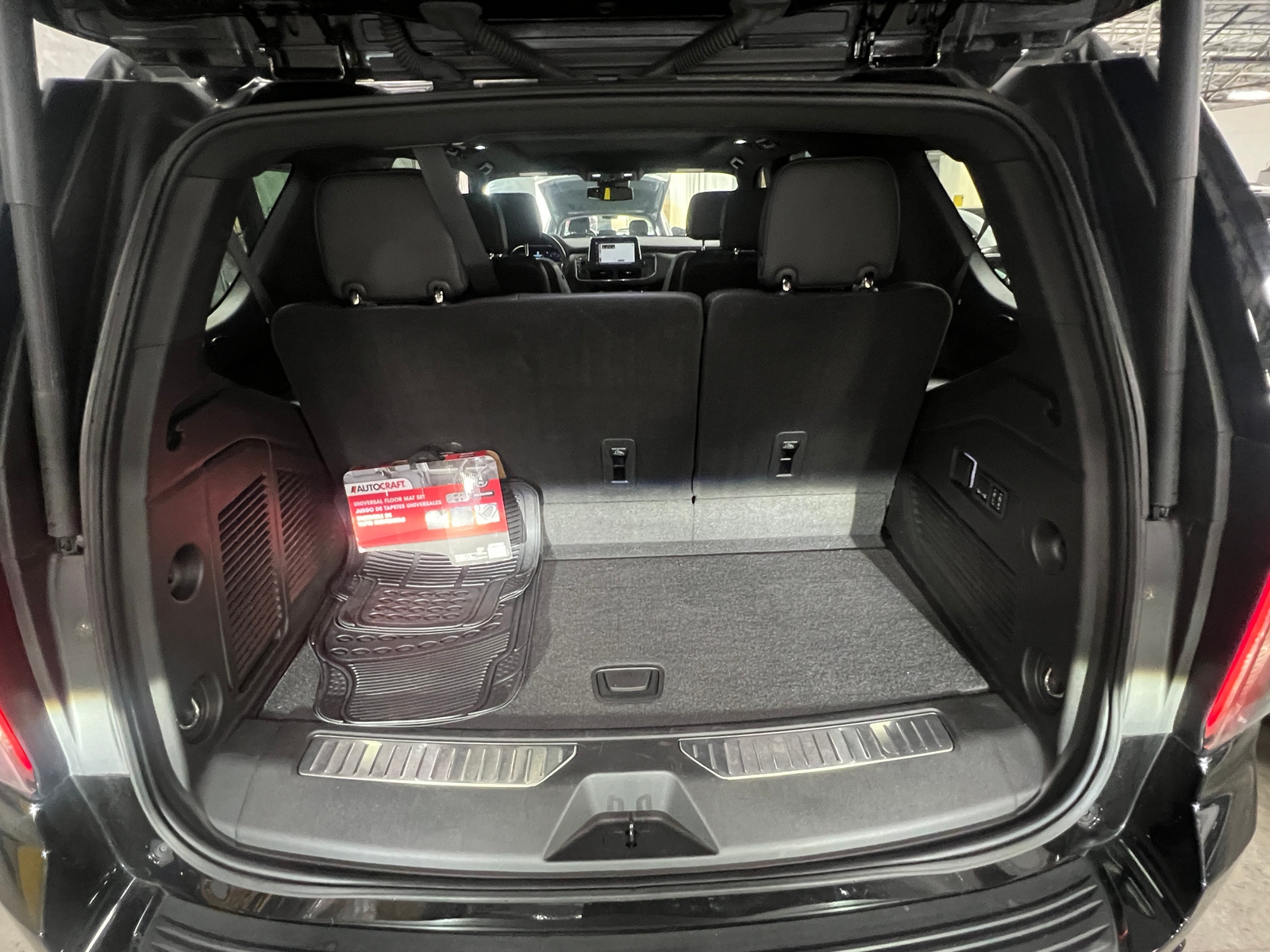 Thumbnail: 2023 Chevrolet Tahoe - 6