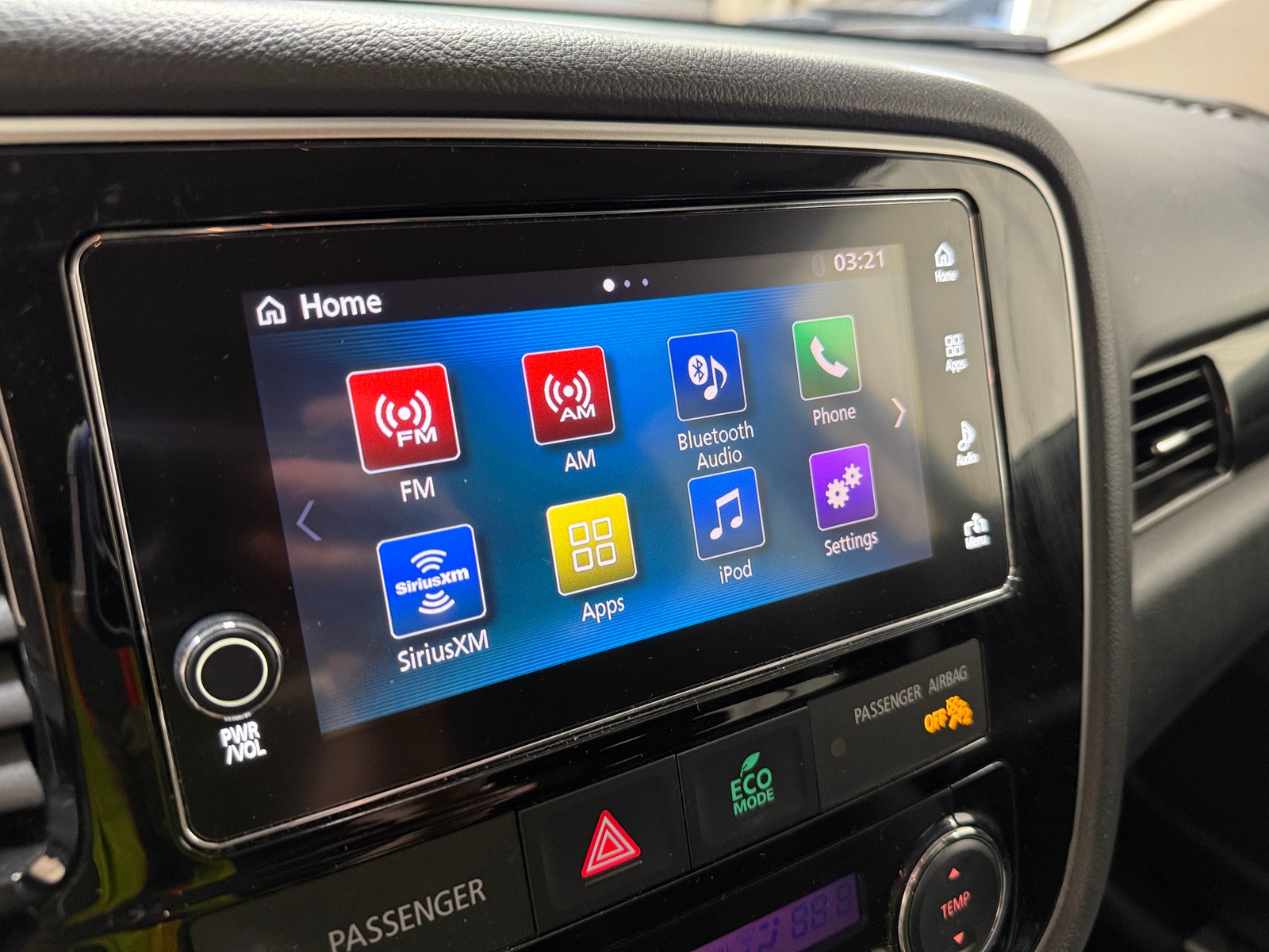 Thumbnail: 2018 Mitsubishi Outlander - 3