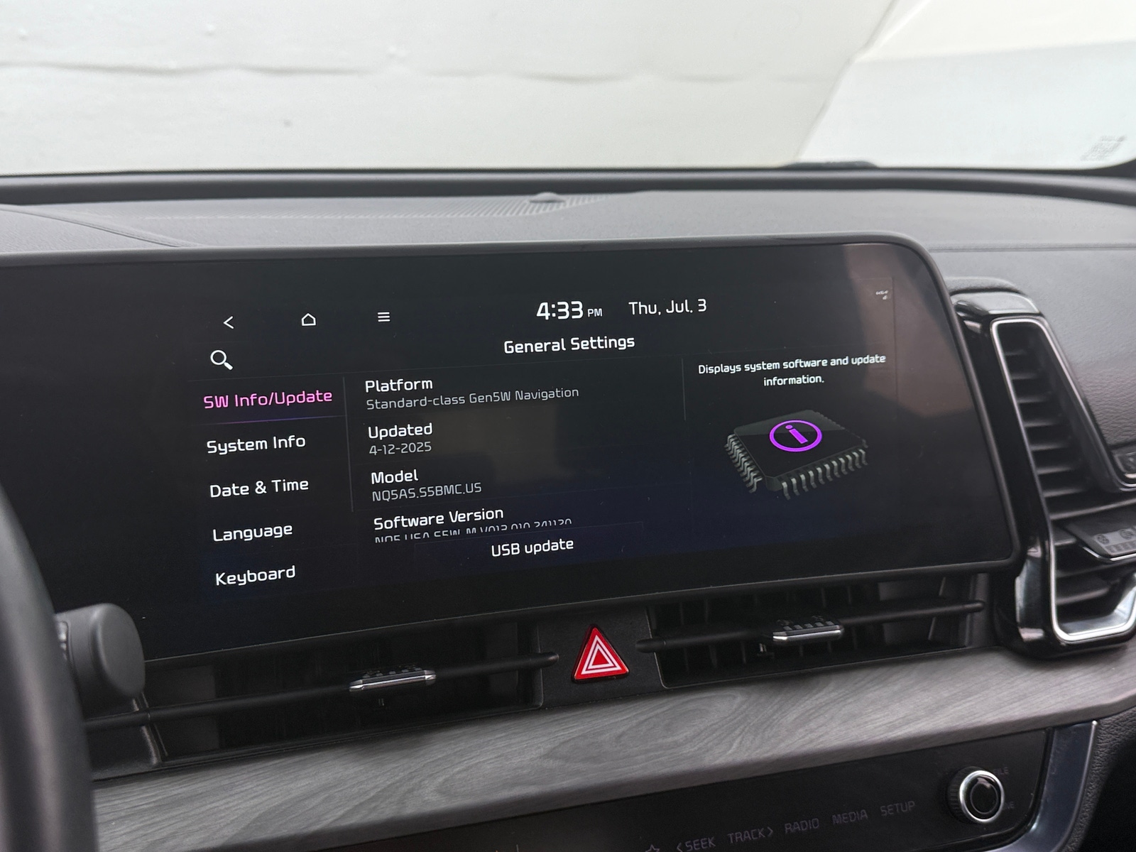 Thumbnail: 2023 Kia Sportage - 3