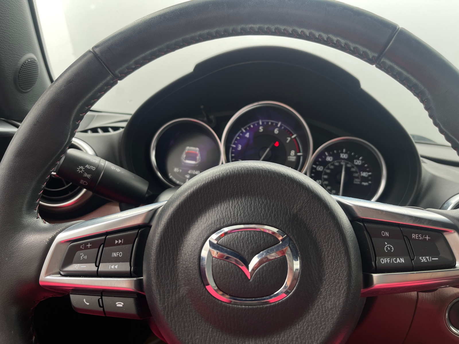 Thumbnail: 2018 Mazda MX-5 Miata - 4